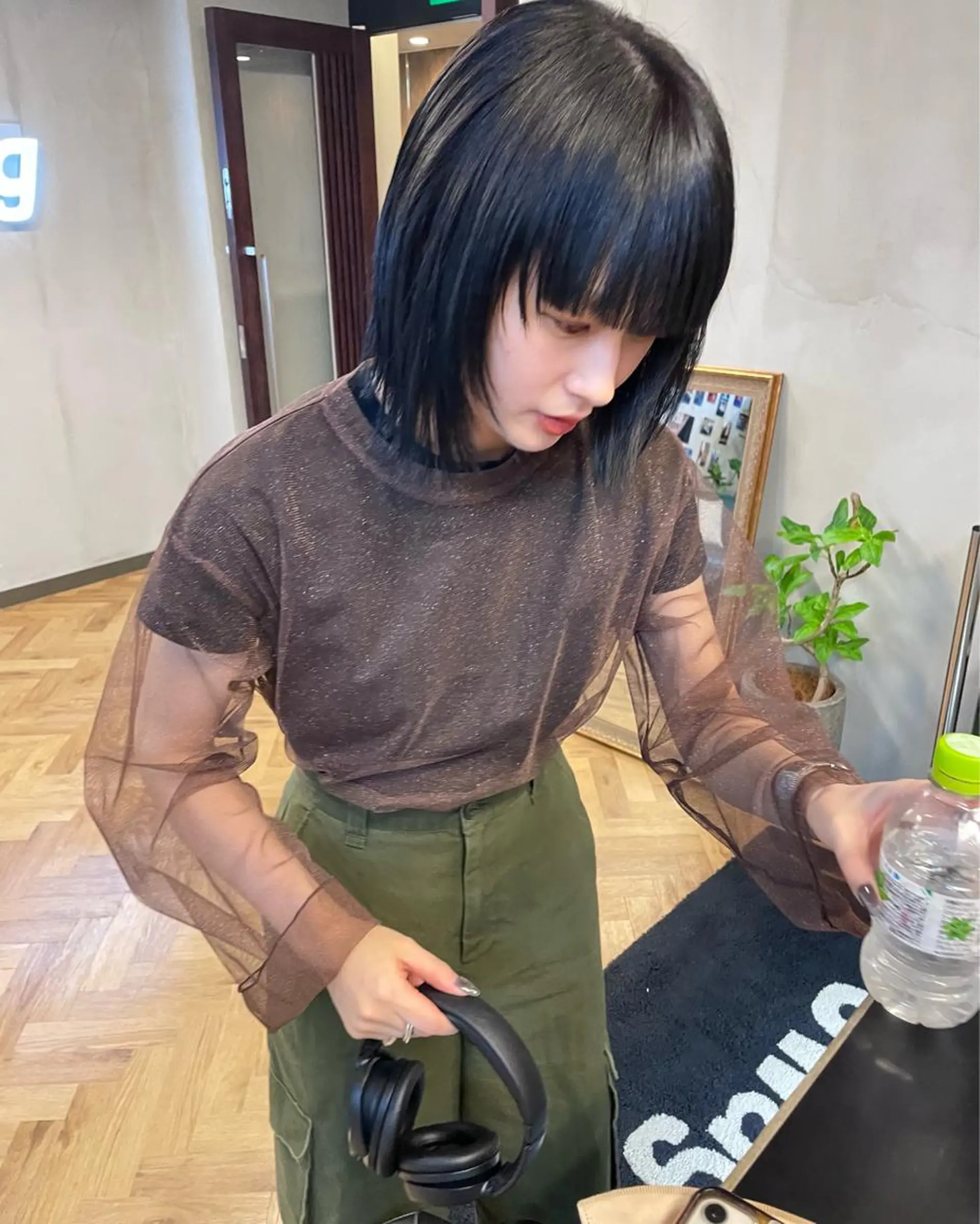 ミディアム カラー パーマ ヘアアレンジ メンズ キッズ ネイル マツエク・マツパ アイブロウ 黒髪 ブルーカラー ブルーブラック ブルー カット ヘアカラー トリートメント tatsumi/ボブ ウルフ/レイヤーのヘアスタイル