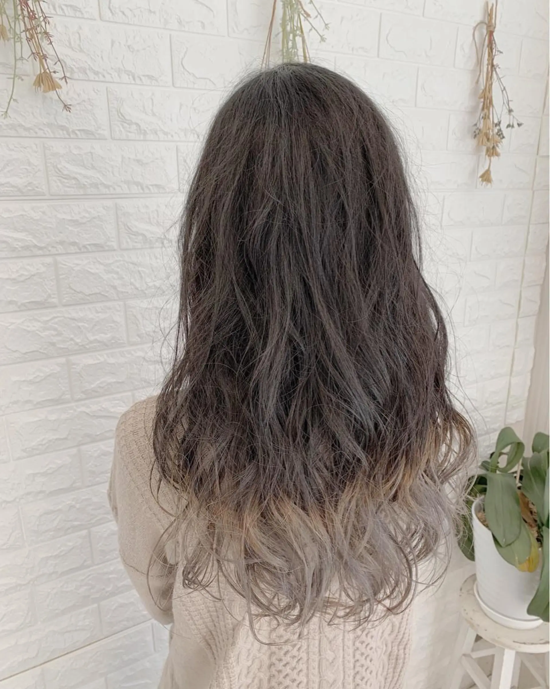 ロング カラー ブリーチ グラデーションカラー グレージュ ヘアカラー ハイトーン/ブリーチ 山崎　悠次のヘアスタイル