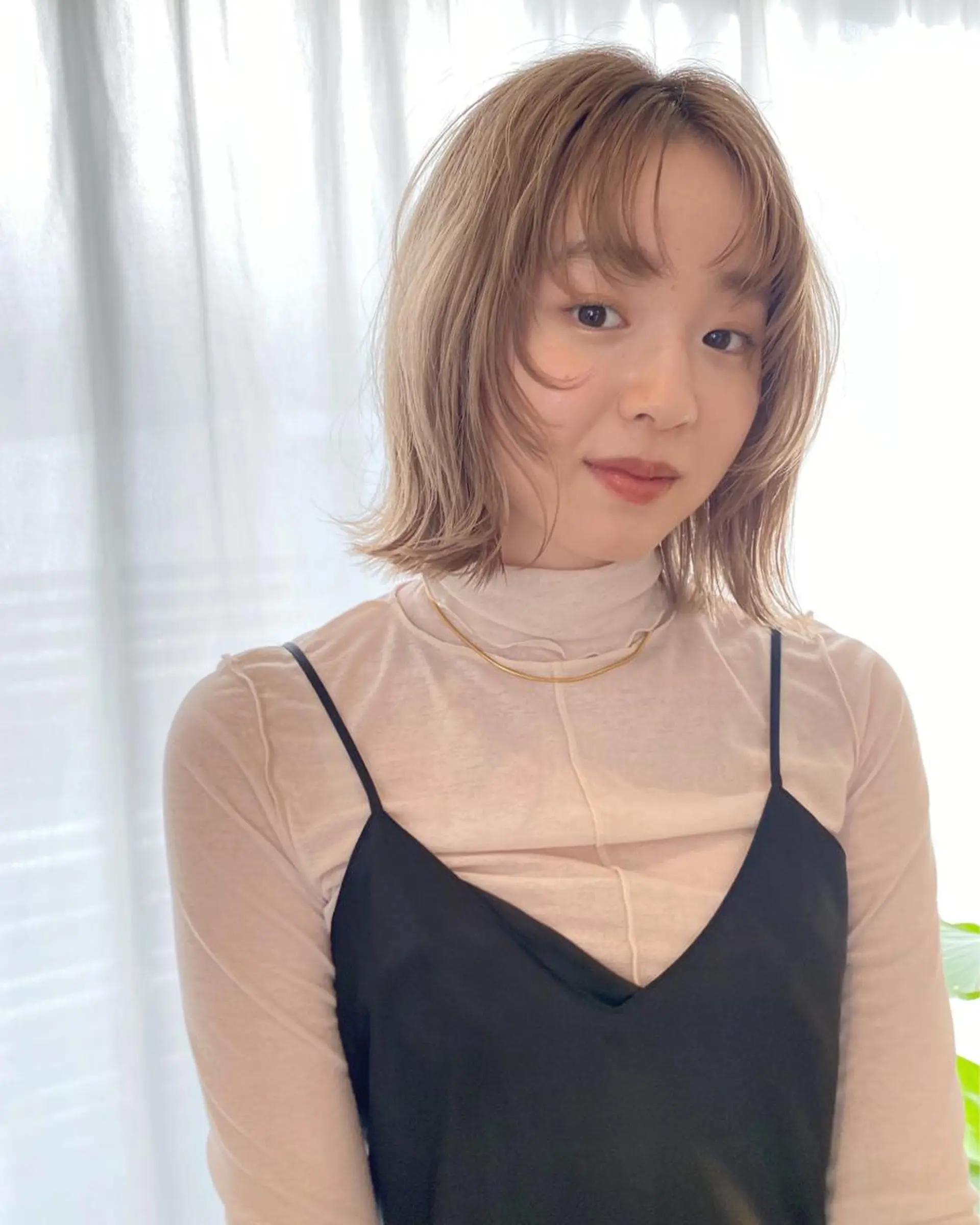 ショート カラー ヘアアレンジ ベージュカラー ペールベージュ Nancy所属・束感まつげ❤︎ あみのマツエク・マツパデザイン