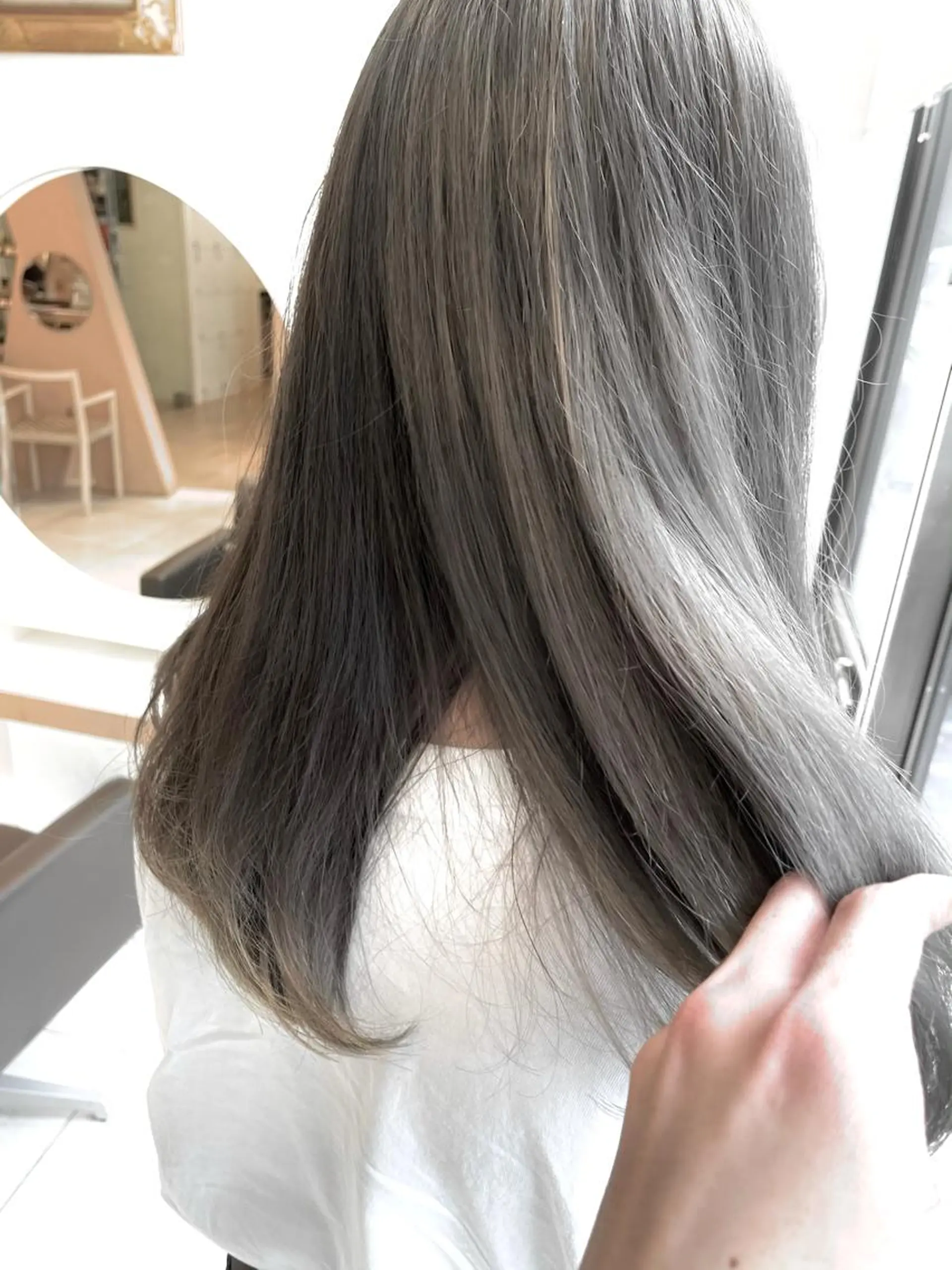 カラー ブリーチ グレージュ befine所属・石岡 政宗のヘアスタイル