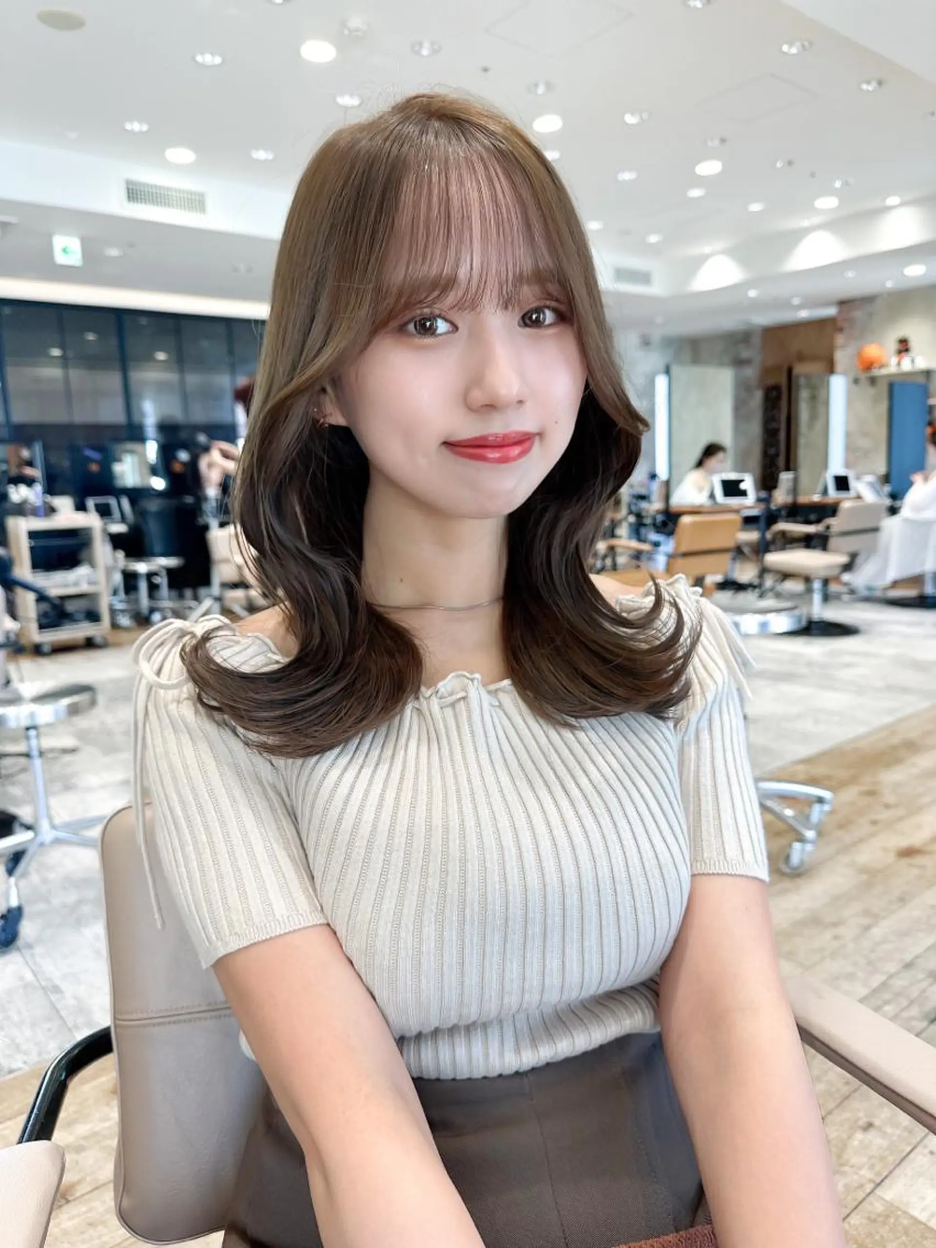 セミロング カラー ベージュカラー ブラウンカラー ブラウンベージュ くびれヘア 顔まわりレイヤー 顔周り/くびれヘア 韓国ヘア💕風間るなのヘアスタイル