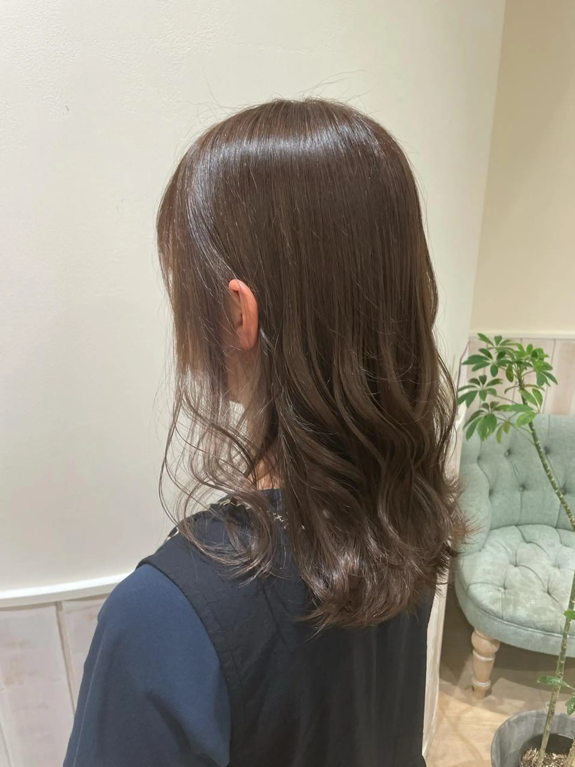 セミロング 古賀 紅音のヘアスタイル