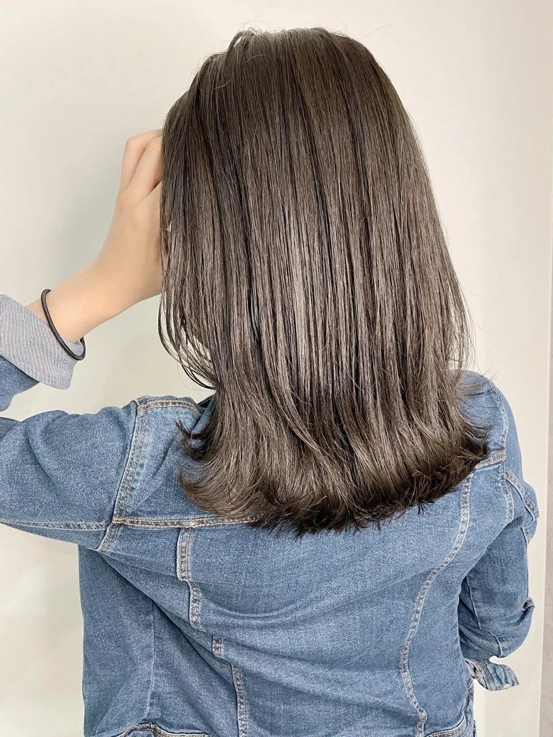 セミロング カラー ダブルカラー グラデーションカラー ハイライトカラー イルミナカラー インナーカラー カット ヘアカラー トリートメント BUCKS【天王寺】 バックス【駅30秒】のヘアスタイル