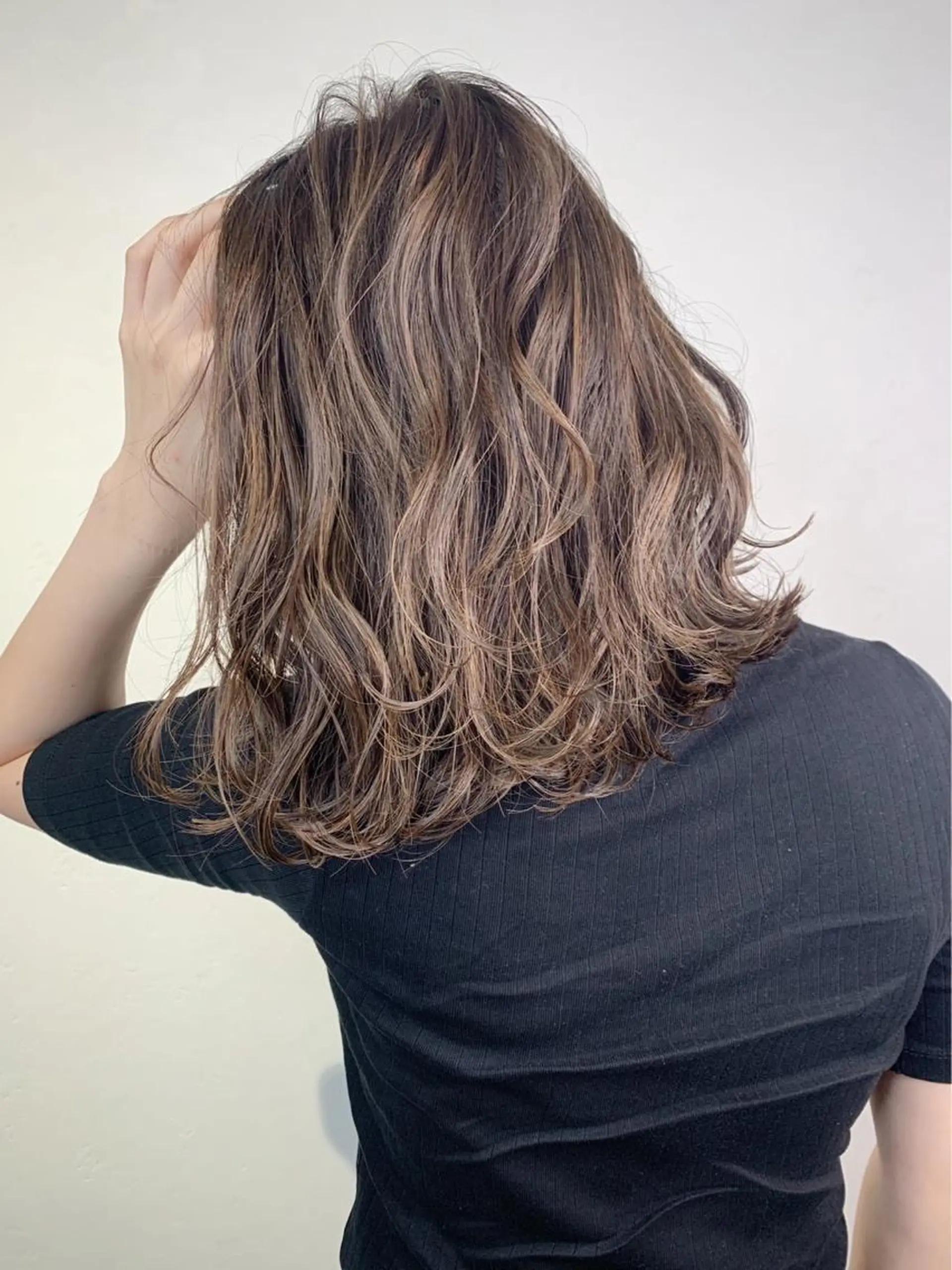 ミディアム カラー カット ヘアカラー トリートメント _WHITE 天神店のヘアスタイル