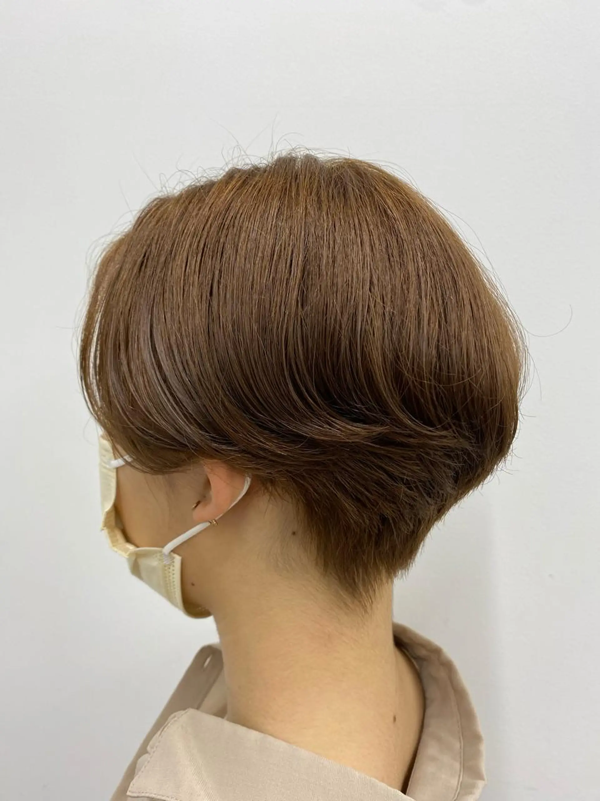 ショート カラー ブリーチ 透明感カラー ブリーチなしカラー ハイレイヤー/顔周り /レイヤーカットのヘアスタイル