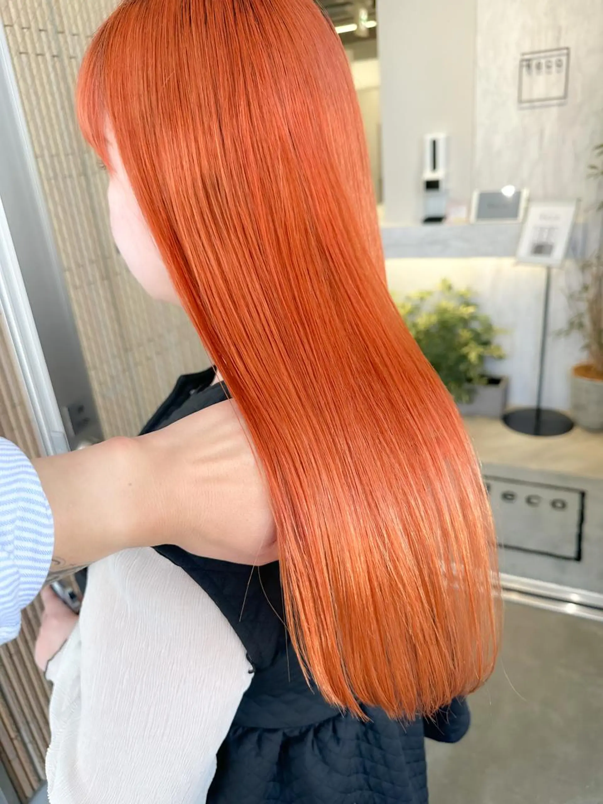 ロング カラー オレンジ autre所属・大久保 ひでなりのヘアスタイル