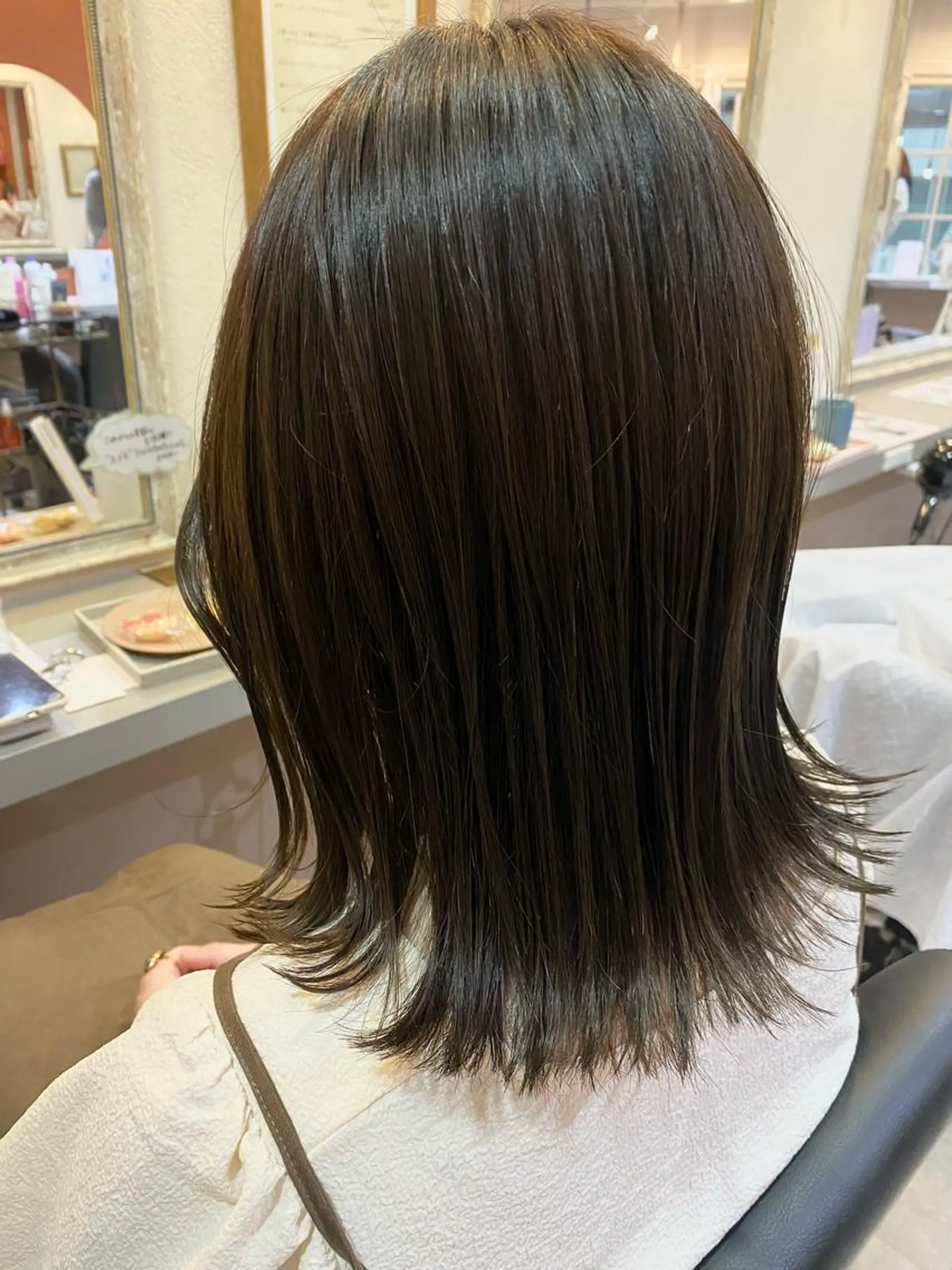 セミロング カット ヘアカラー トリートメント ヘッドスパ 艶髪　透明感カラー 田中伶奈のヘアスタイル