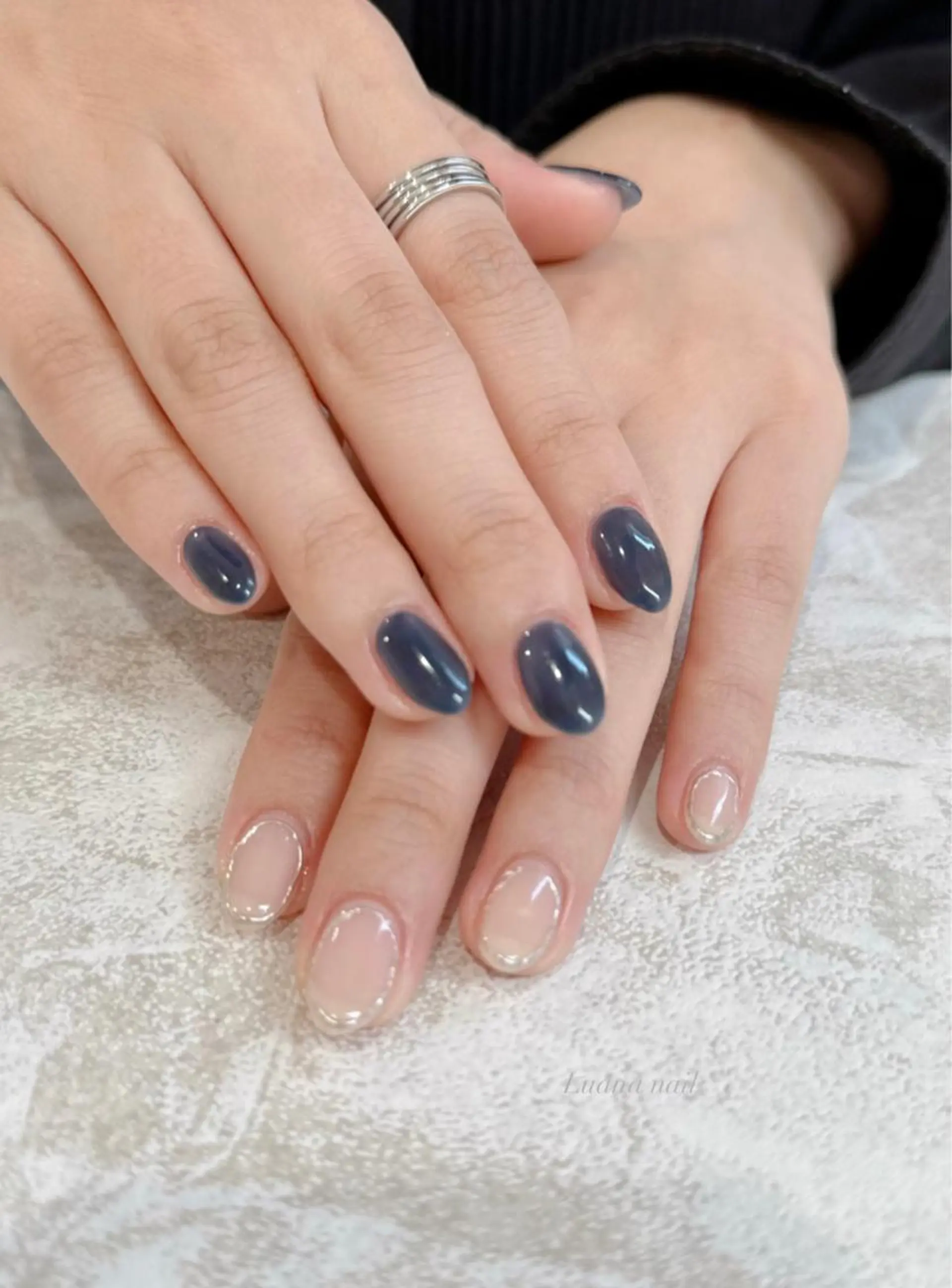 ミディアム ネイル クリアネイル ミラーネイル ネイビー 夏ネイル Luana nail (ルアナネイル)のネイルデザイン