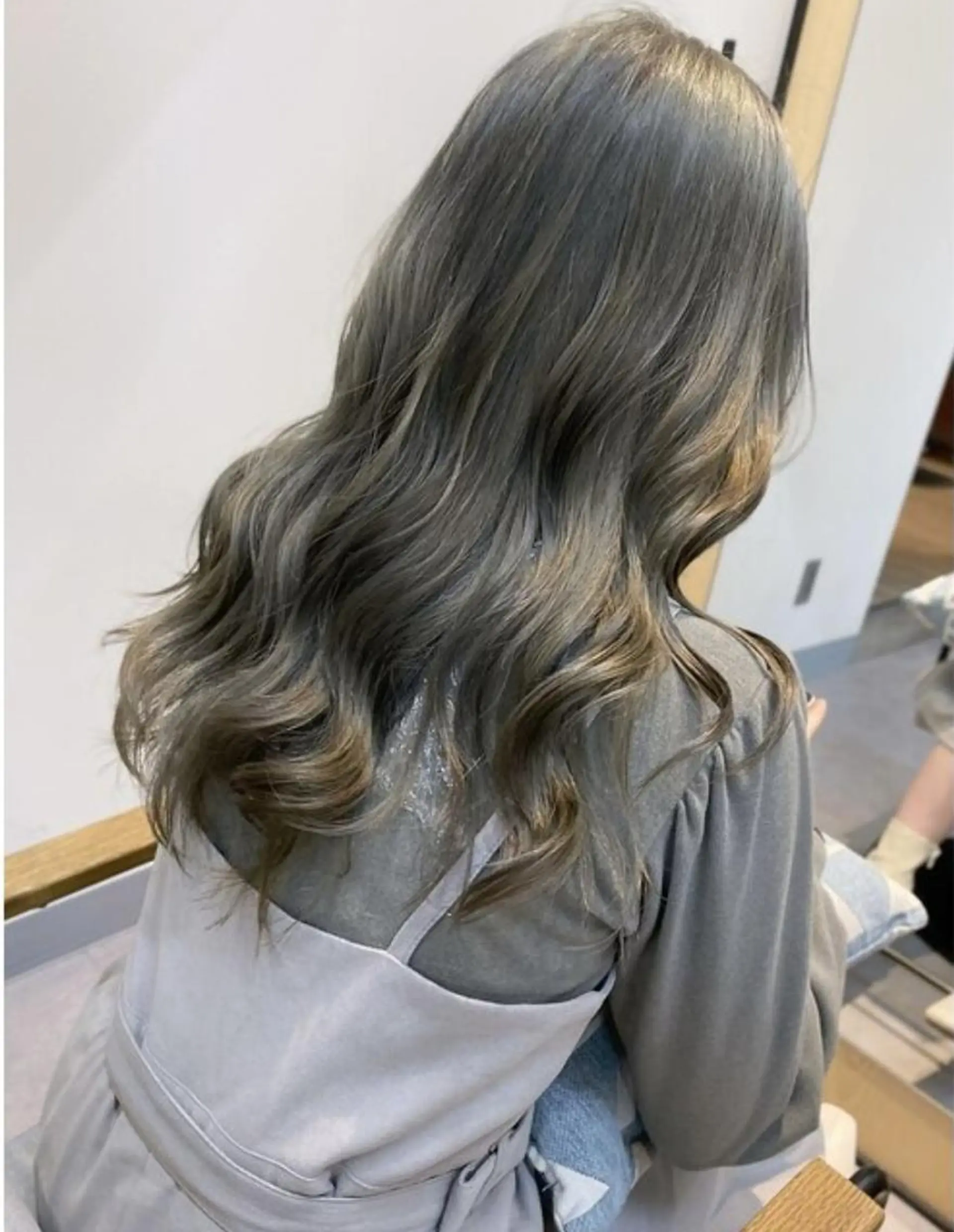 セミロング カラー ブリーチ ケアブリーチ ハイトーンカラー 髪質改善 トリートメント 🌈カラーとエクステ 🌟エクステのヘアスタイル