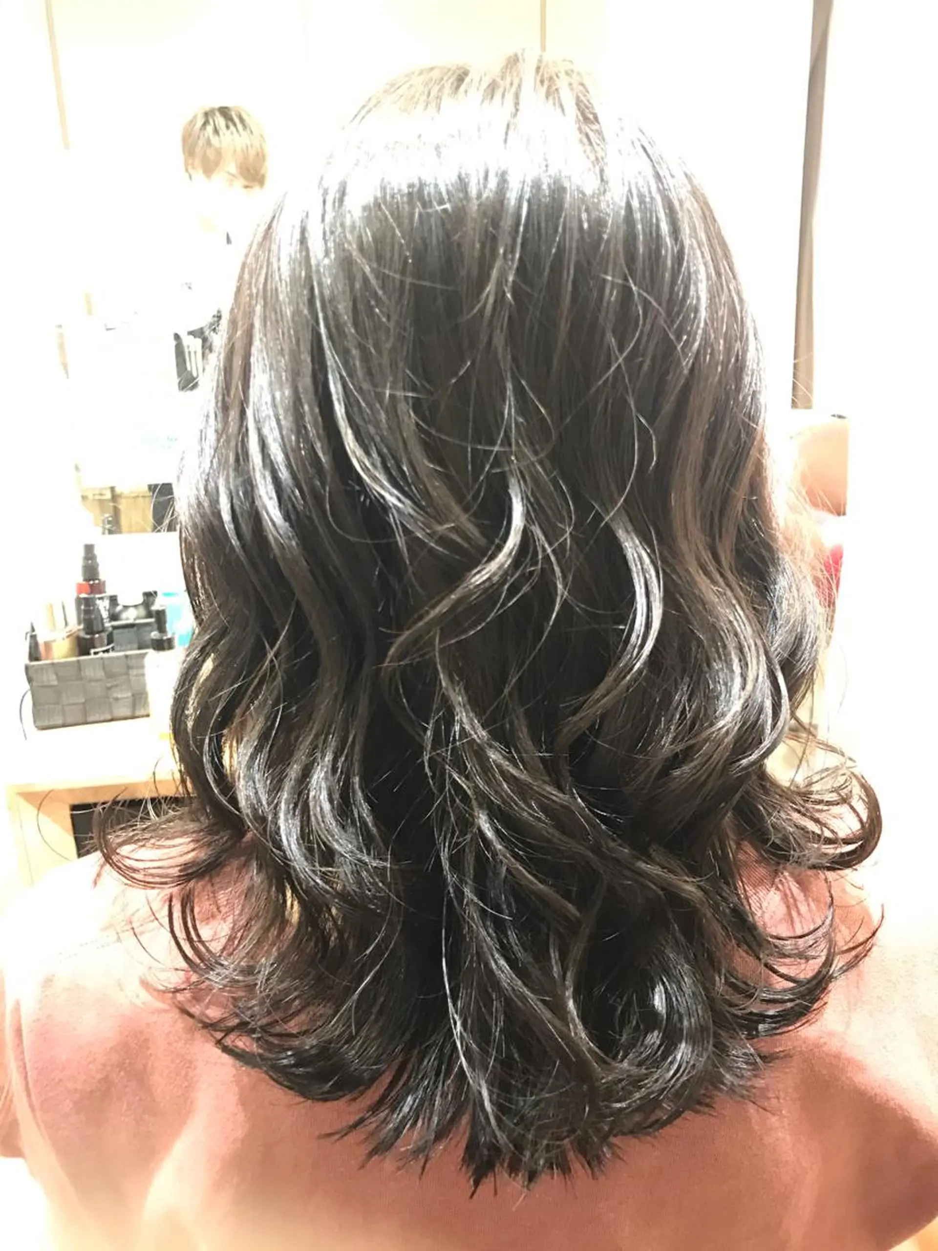 ミディアム カラー ミディアムレイヤー レイヤーカット 12月限定クーポン 💕大量更新ブリーチのヘアスタイル