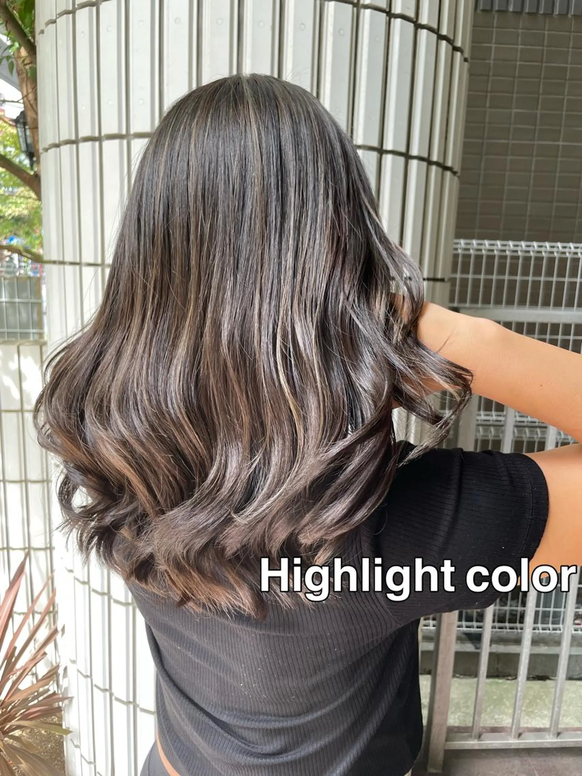 セミロング カラー アッシュ ベージュカラー ブルーカラー ブルーグレー ブルーグレージュ カット ヘアカラー トリートメント 【垢抜け大人髪】 TIARA西山のヘアスタイル