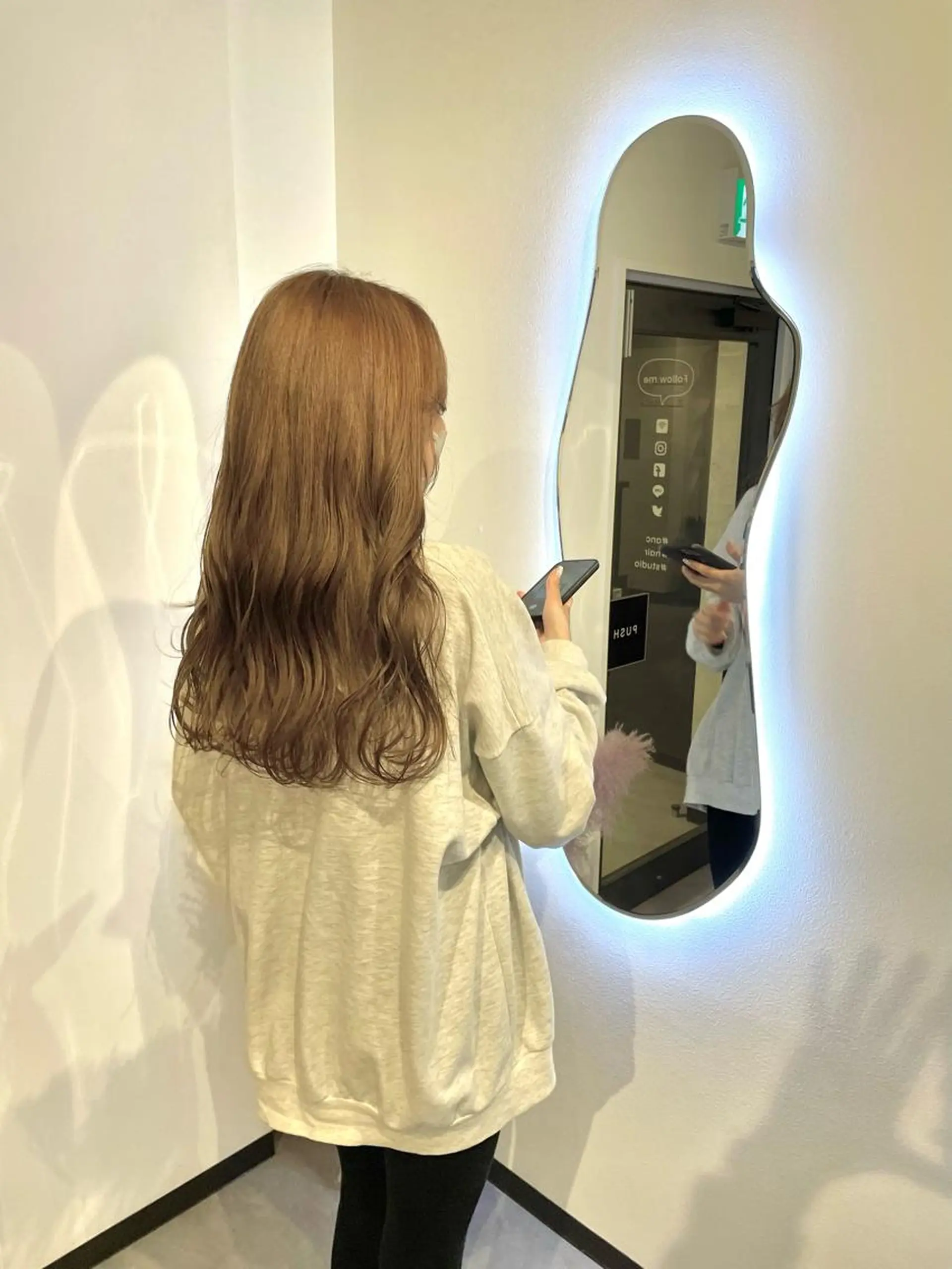 ロング カラー ベージュカラー ミルクティーベージュ ヘアカラー 👑髪質改善カラー 中垣斗希のヘアスタイル