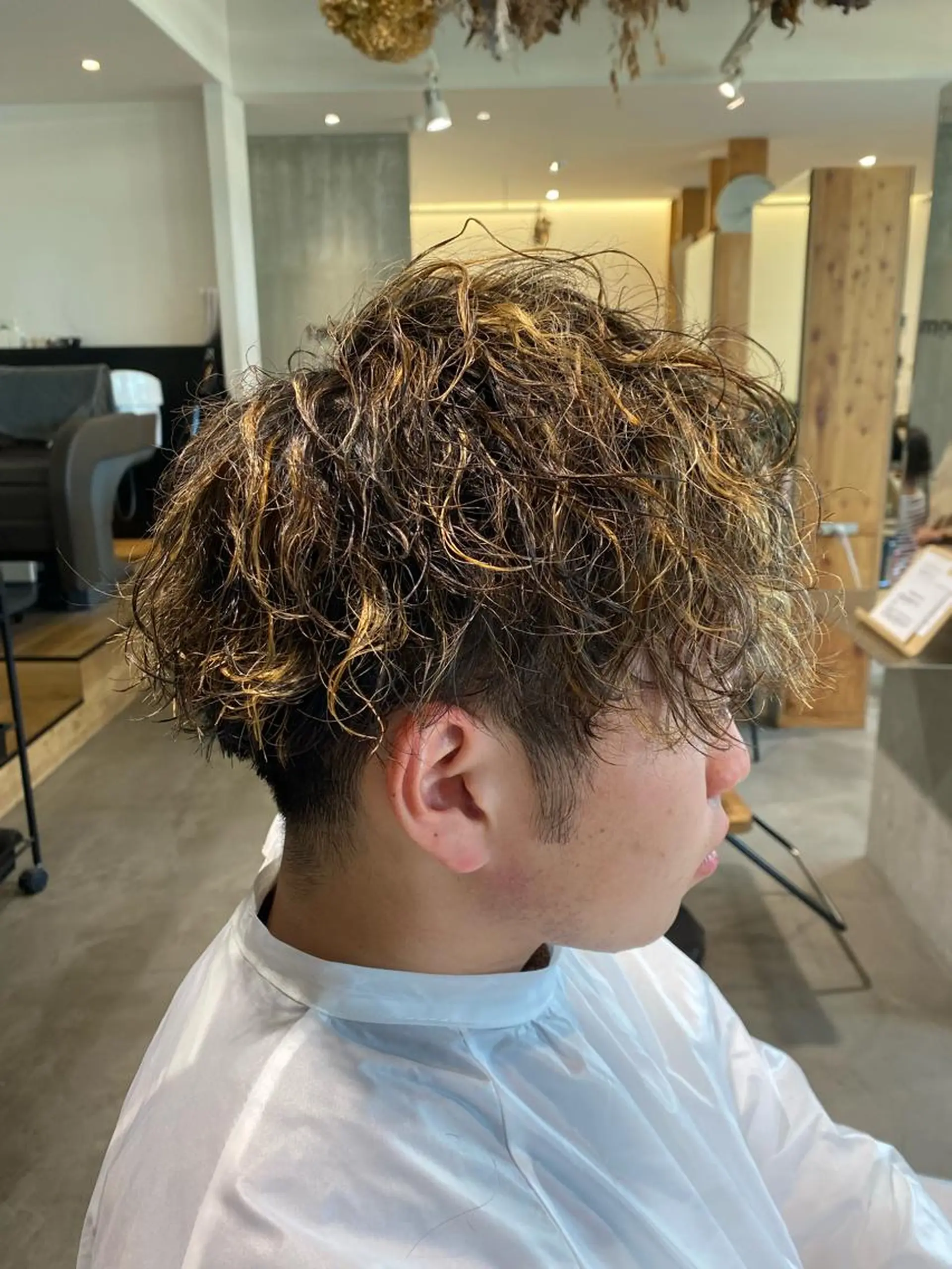 カラー パーマ ハイライトカラー くろだ まみのヘアスタイル