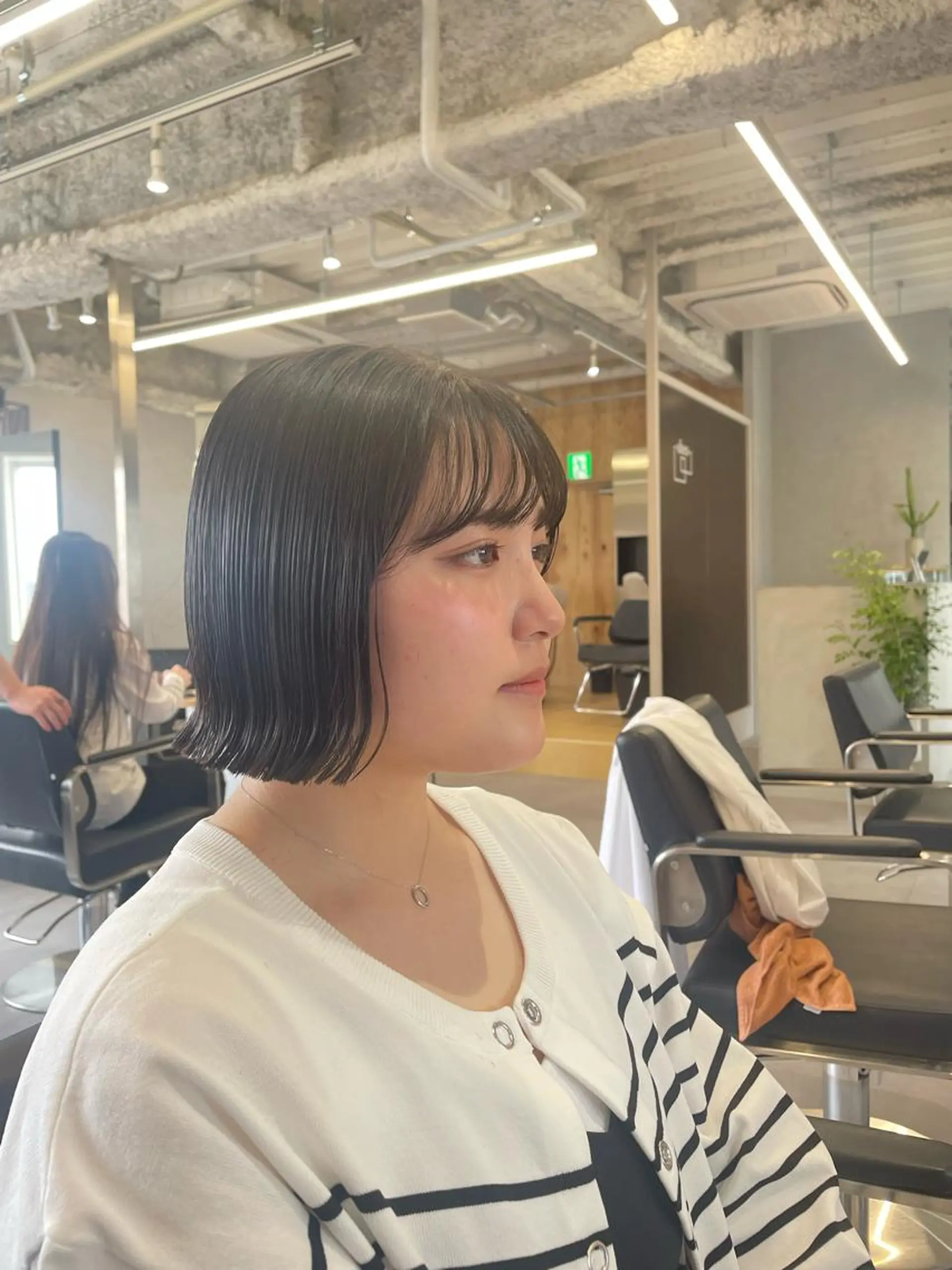 ミディアム カラー ボブ yui/ layer cutのヘアスタイル