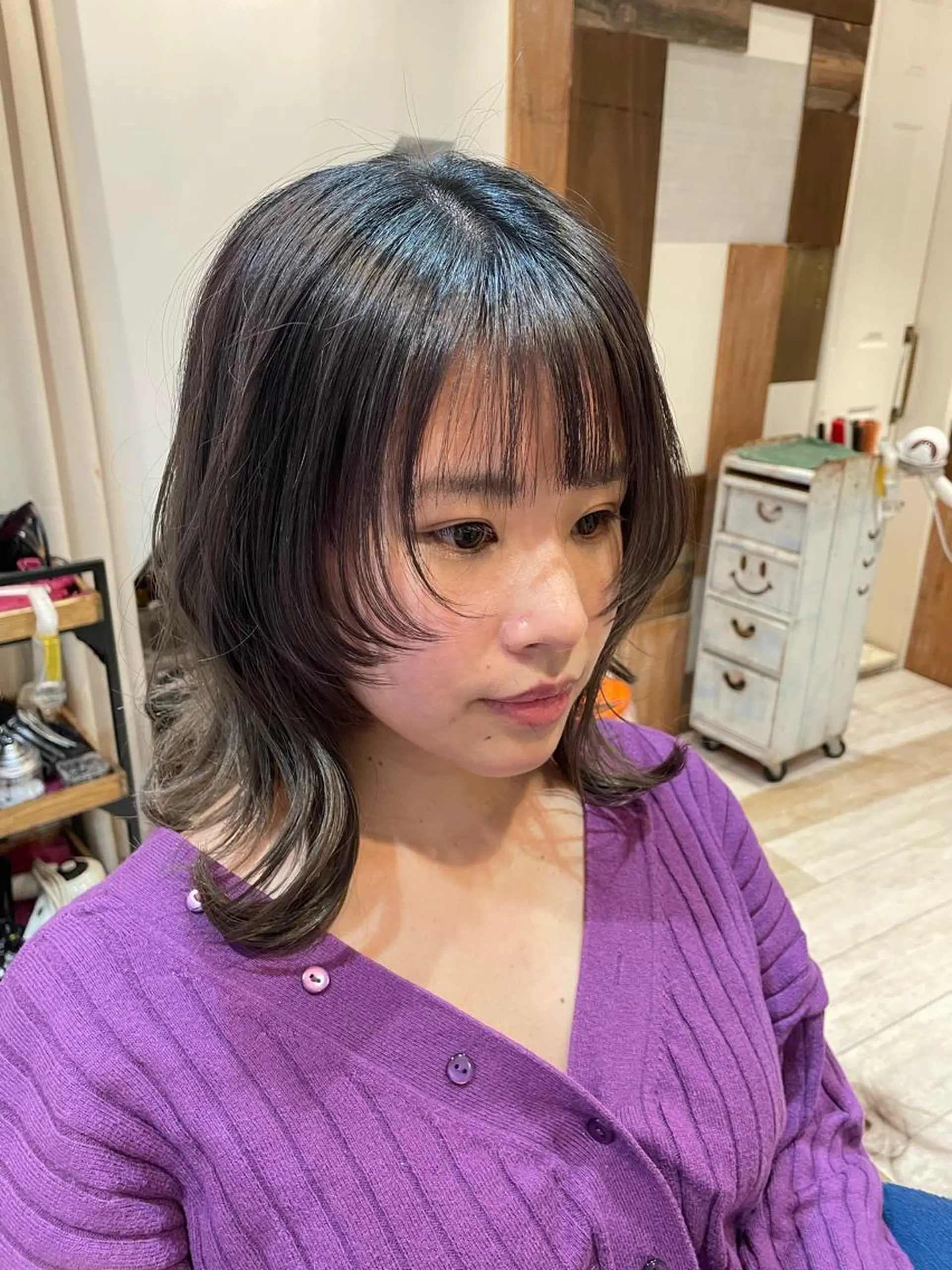 ミディアム パーマ 顔周りカット レイヤーカット ナカムラ イヅミのヘアスタイル