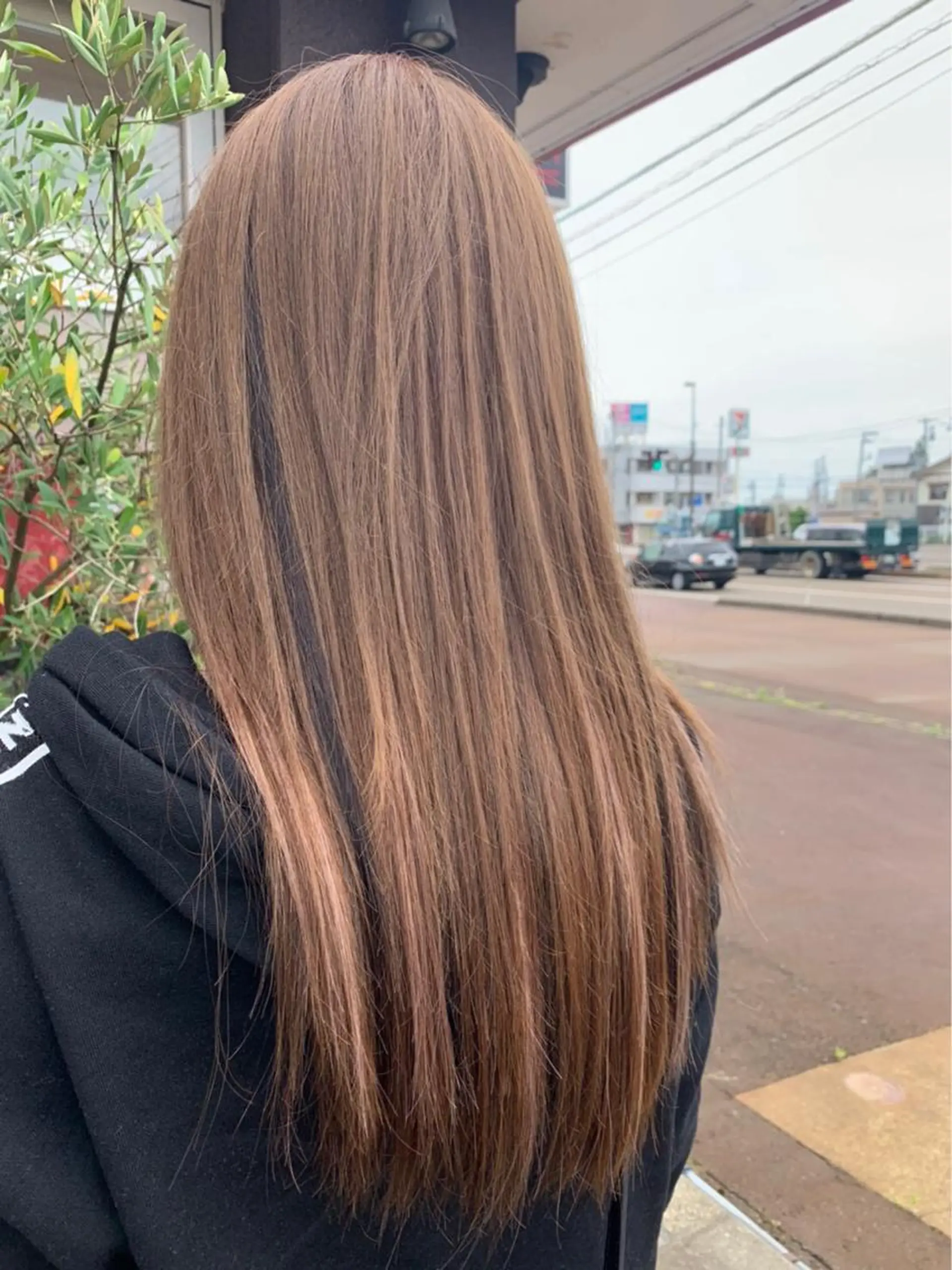 セミロング EARTH長岡 🌼渡辺まい🌼のヘアスタイル