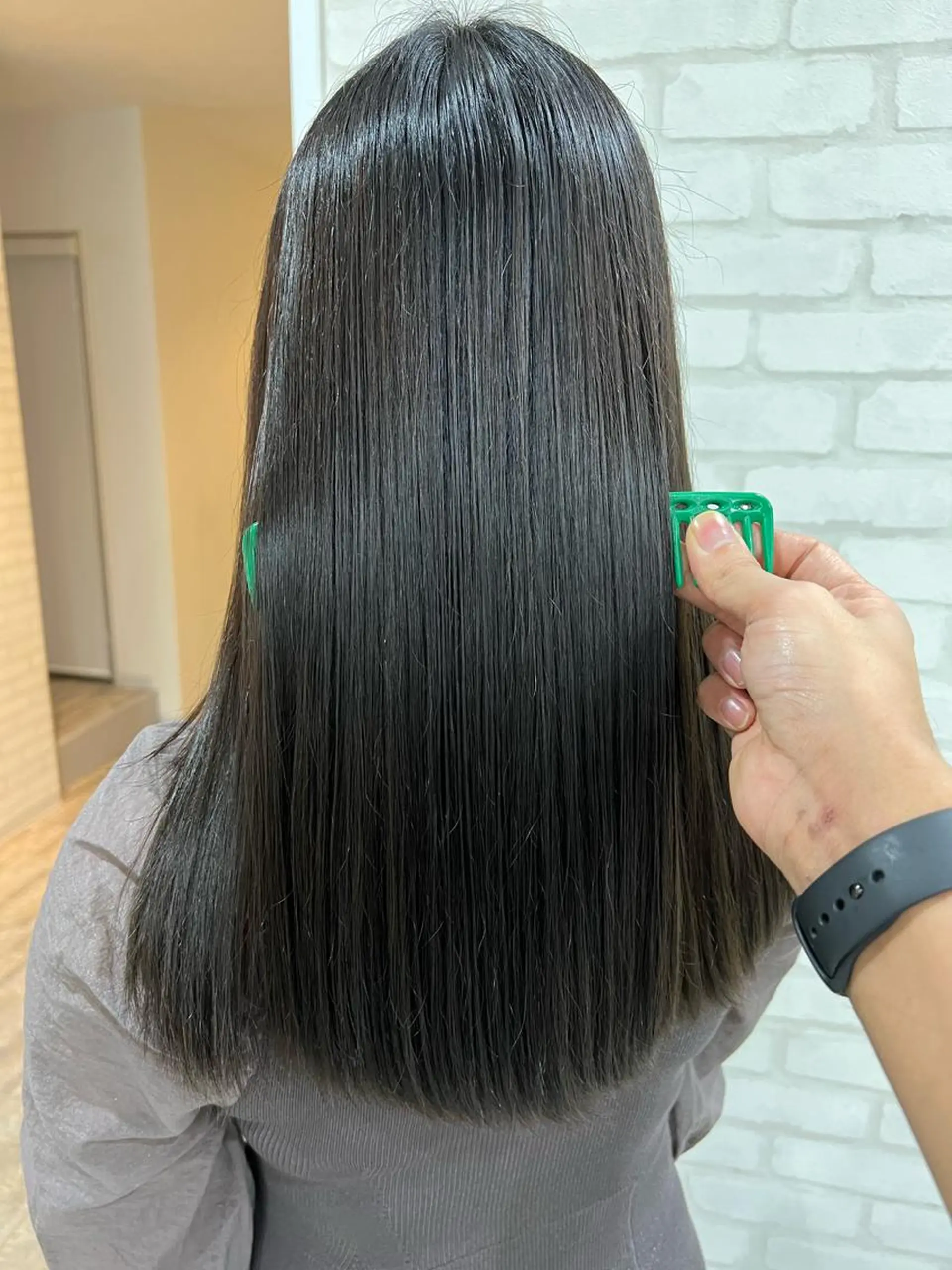 ロング 髪質改善 貸切サロンのヘアスタイル
