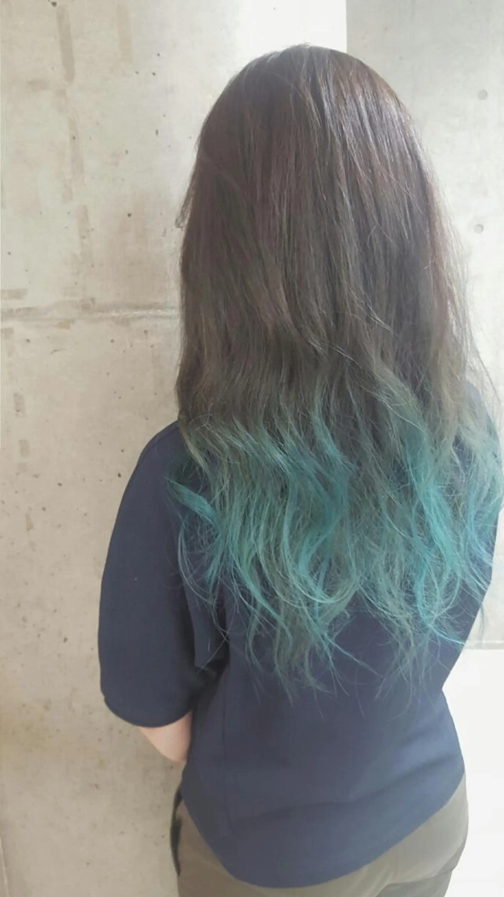 ロング カラー エメラルドグリーン brace 立花のヘアスタイル