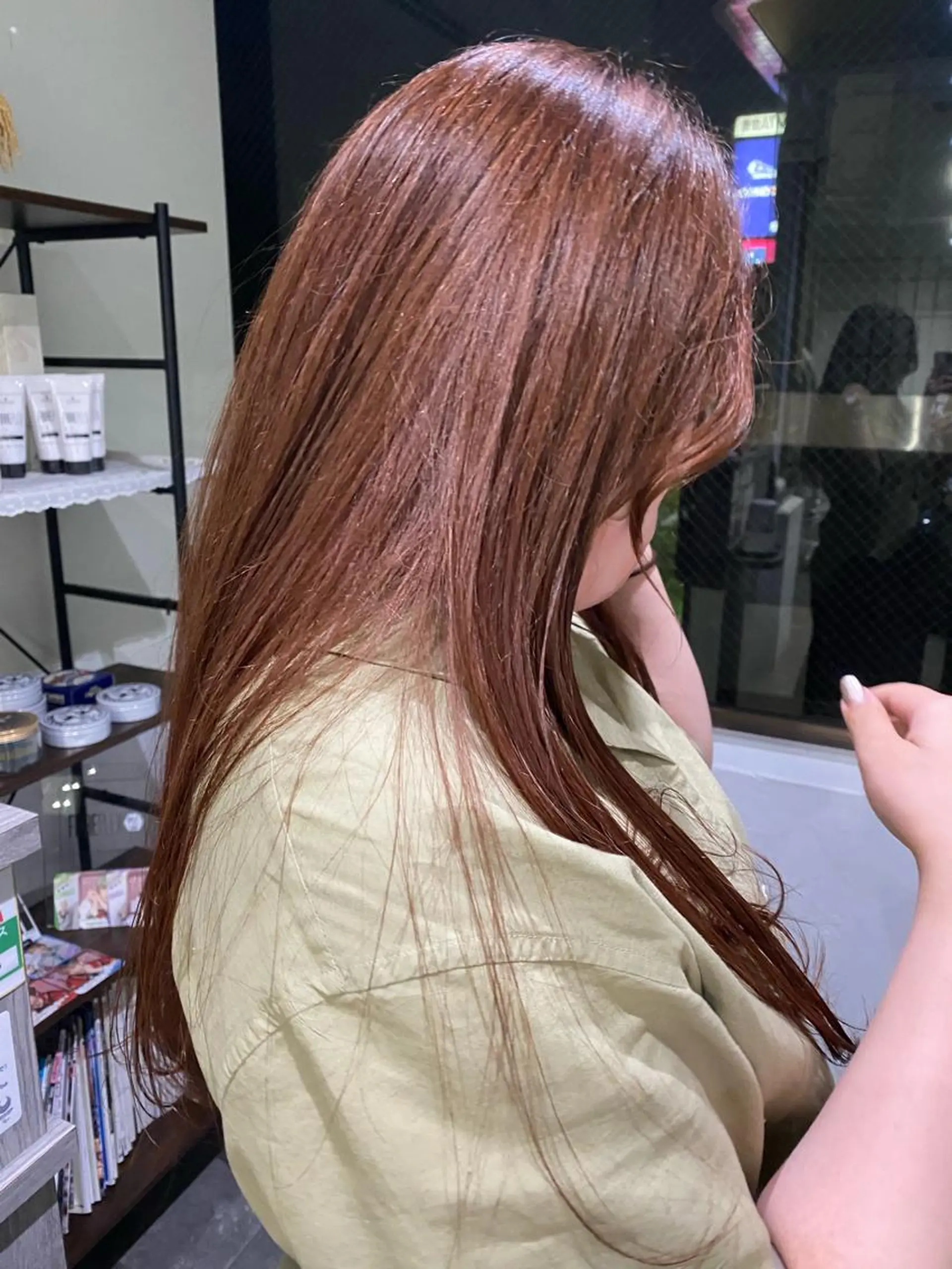 ロング カットモデル/ 吉本　彩夏のヘアスタイル