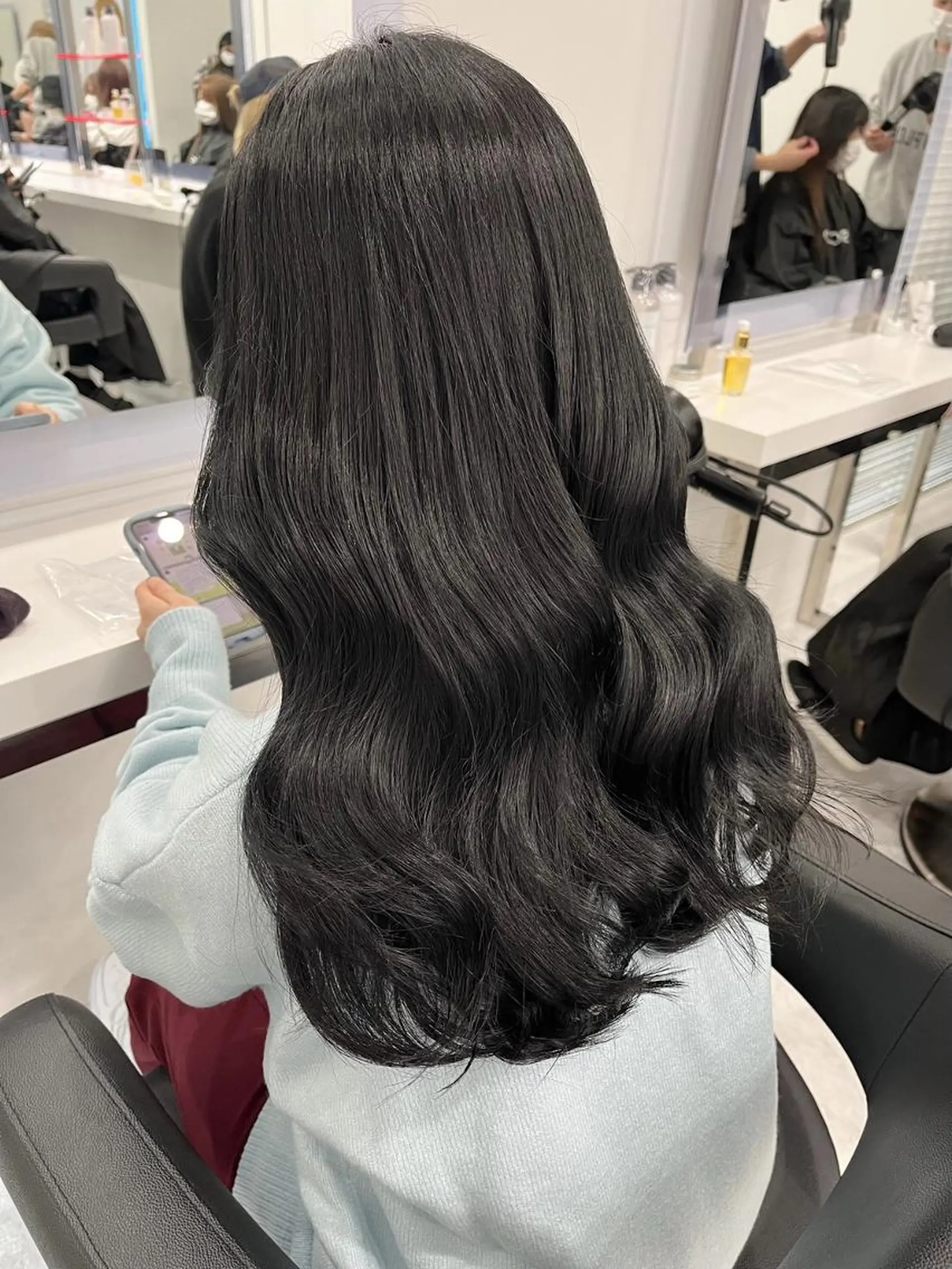 カラー 🩶透髪×モテ髪🩶 池袋SHE🏹🩶のヘアスタイル