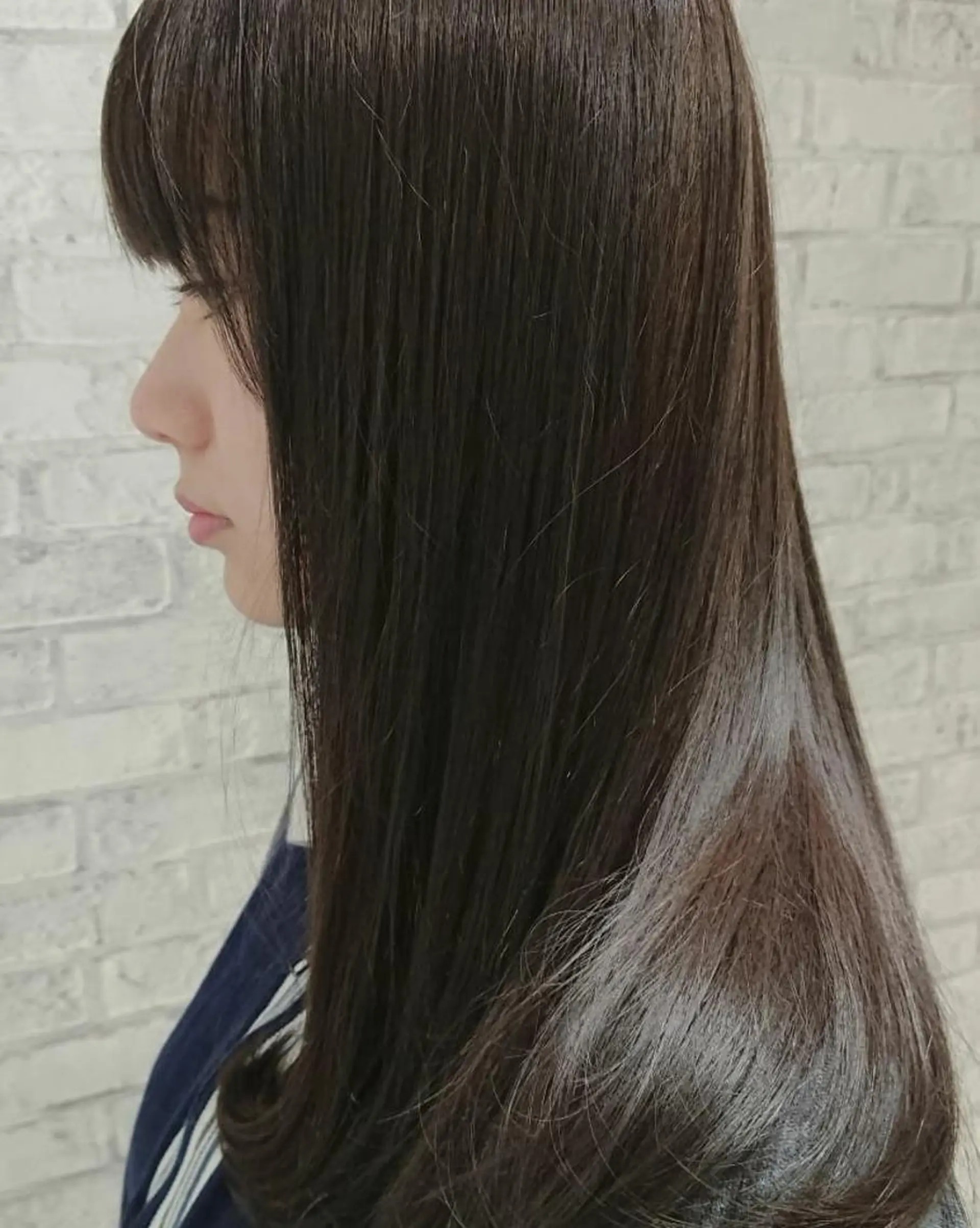 セミロング カラー アッシュ ヘアカラー トリートメント 秋山 幸太のヘアスタイル