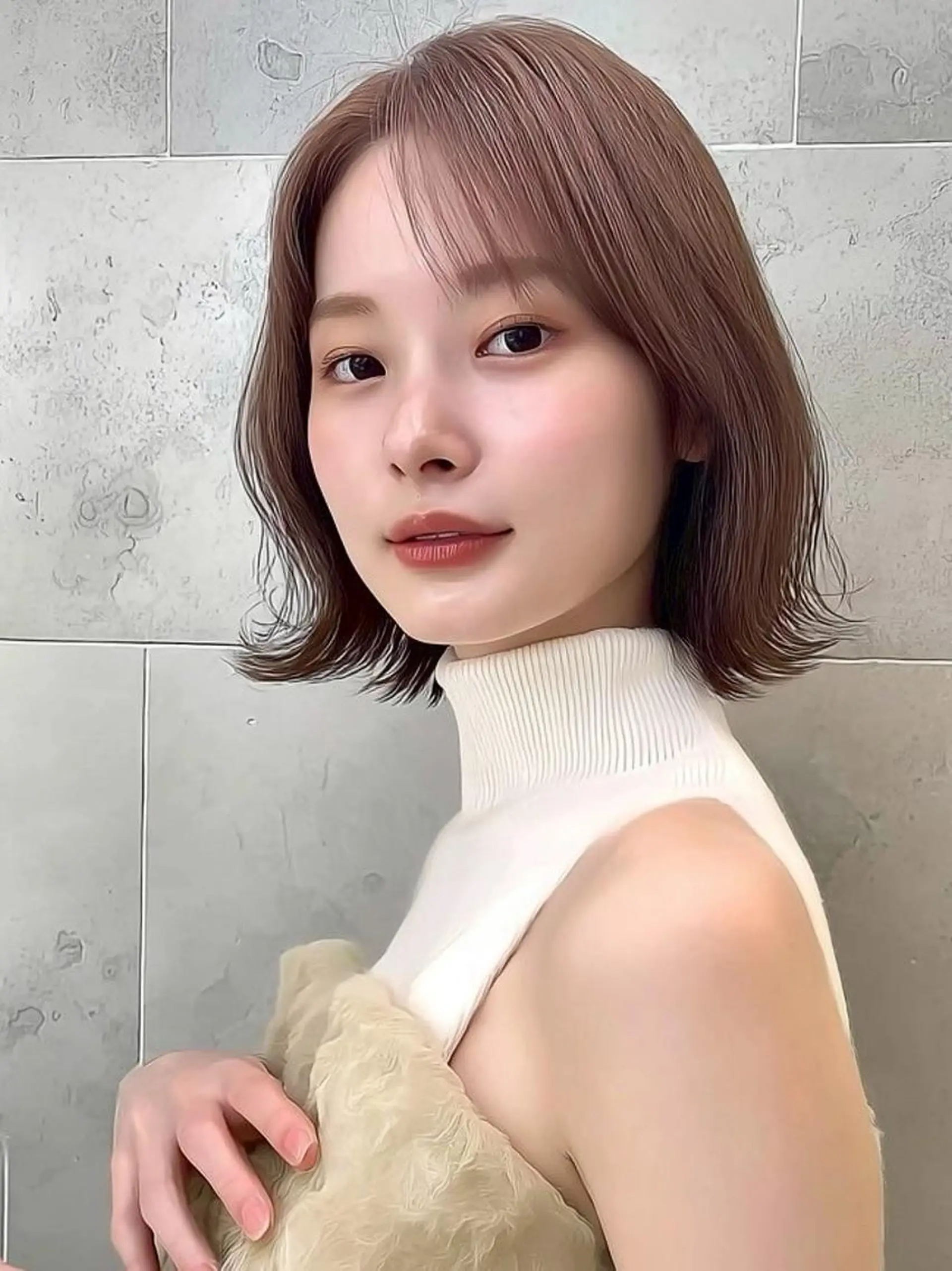 ショート カラー 井上 希維のヘアスタイル