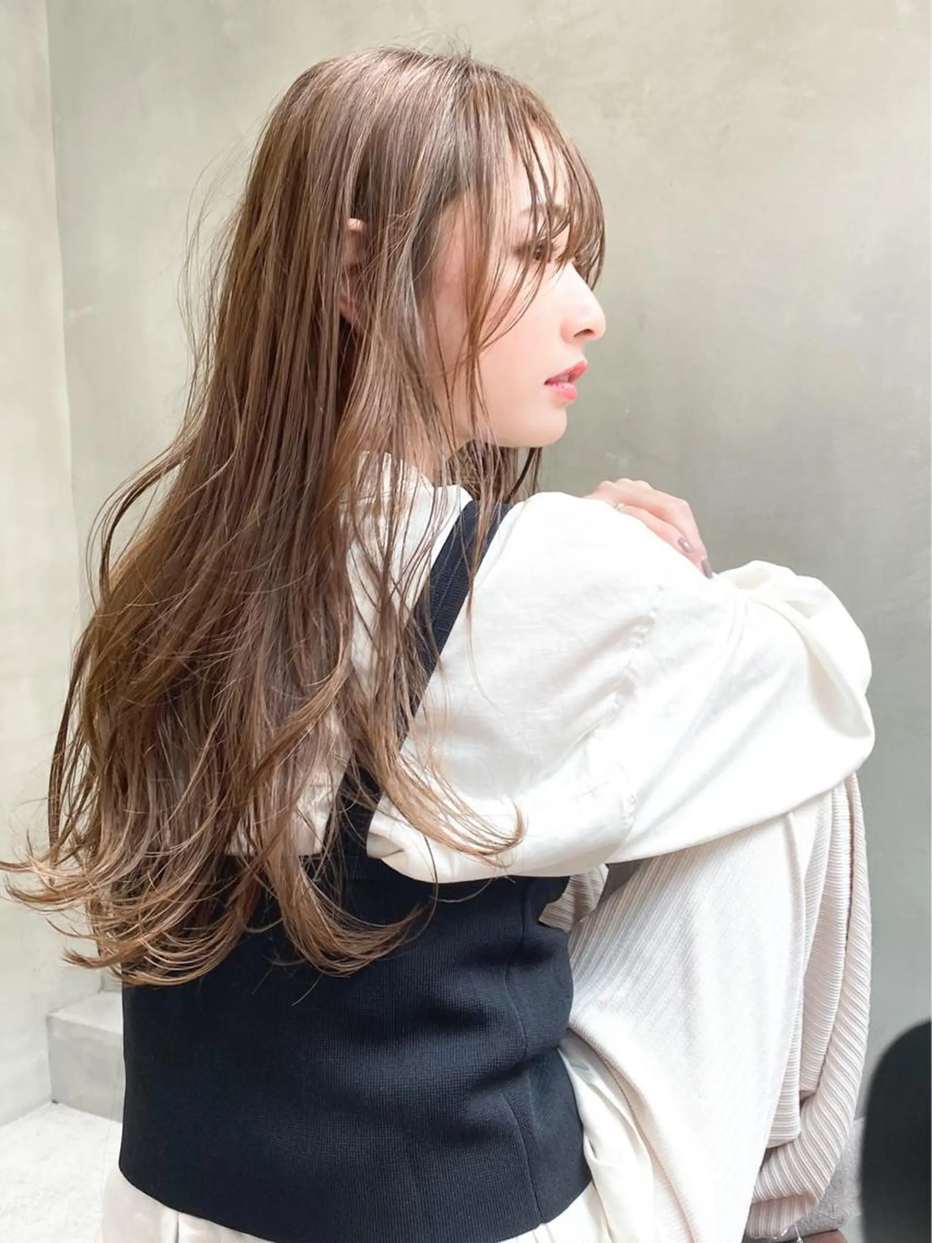 ロング カラー ヘアアレンジ ベージュカラー ヘアカラー トリートメント 山崎 澪のヘアスタイル