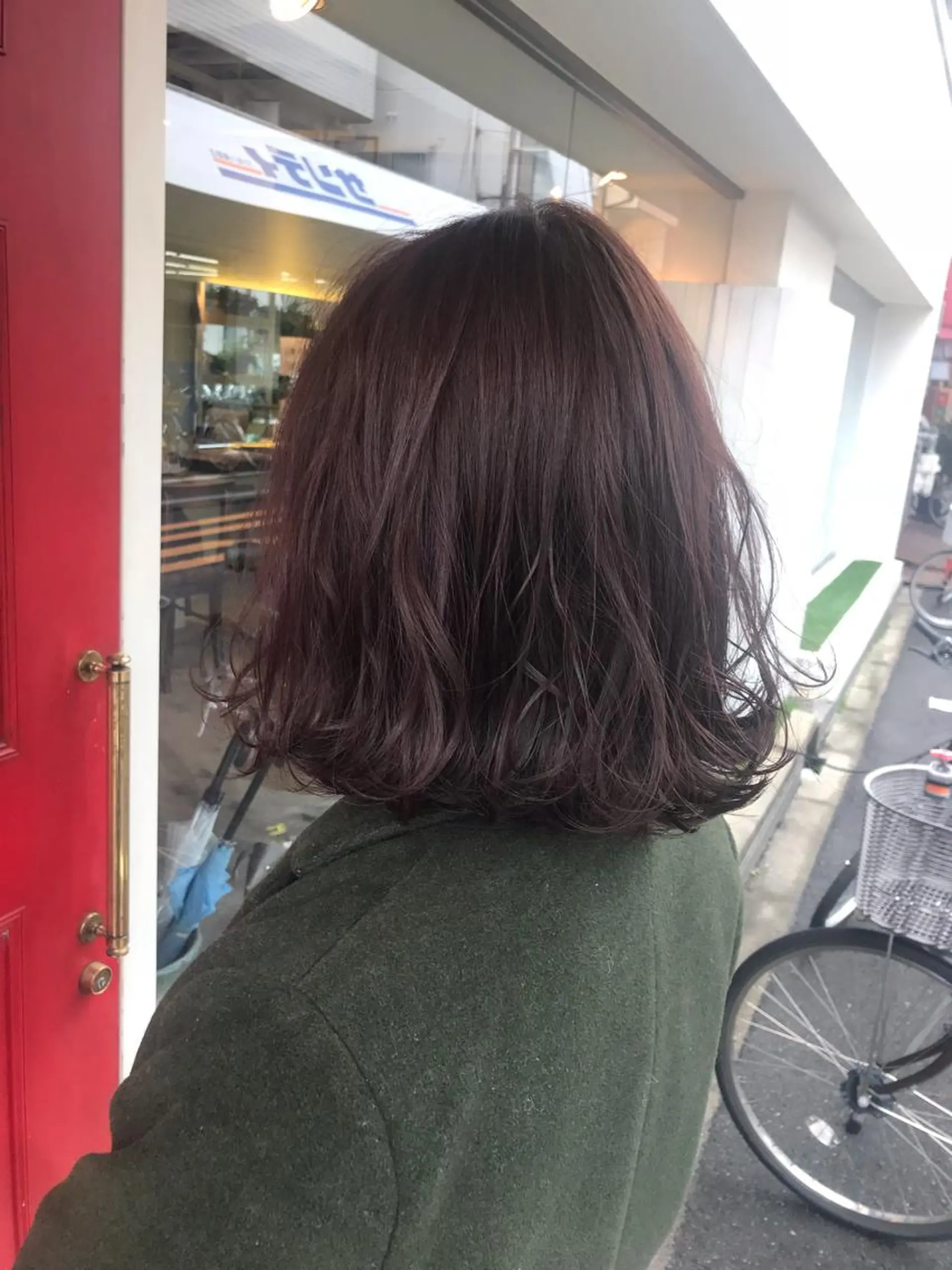 ミディアム カラー ボブ 外ハネヘア FRAME+spa&hair roomなんば駅前店所属・🌸MAYU🌸 ハイトーン➕レイヤーのヘアスタイル