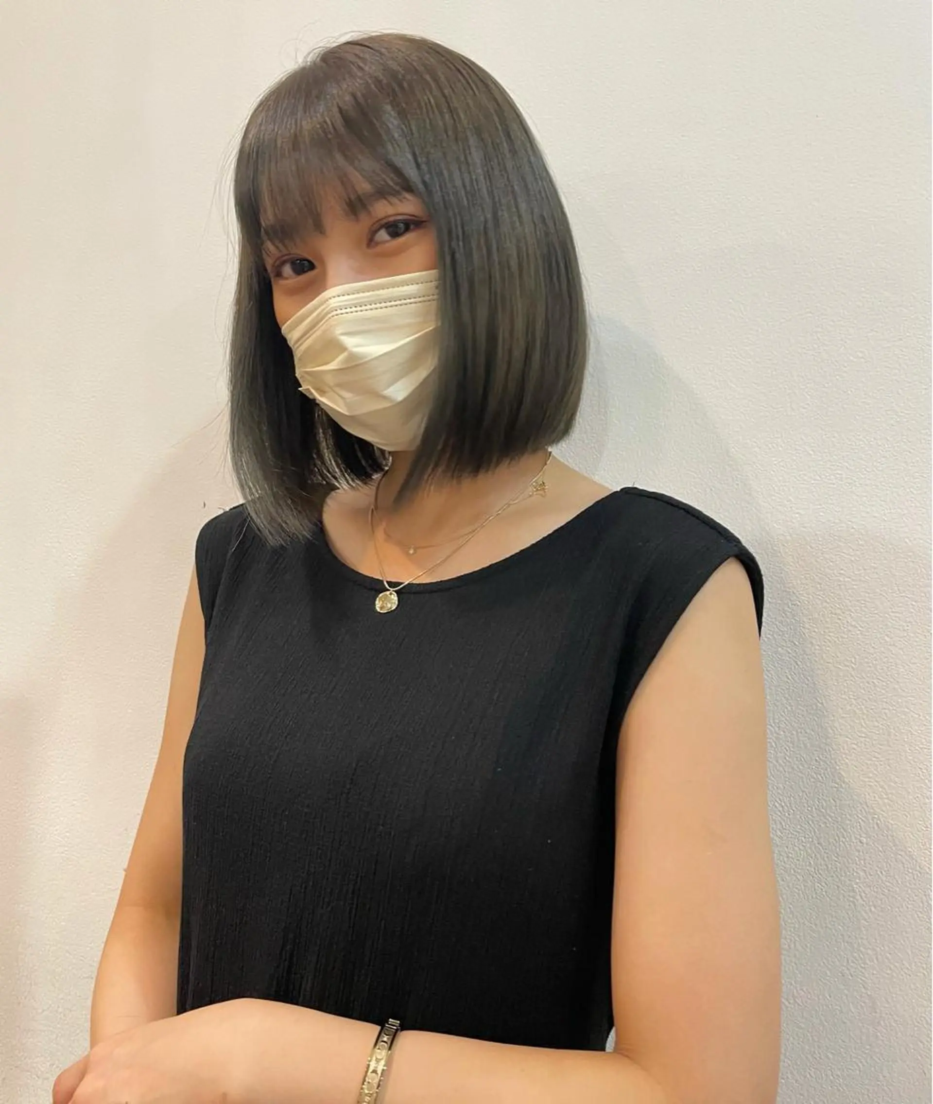 ミディアム カラー ベージュカラー 透明感カラー オリーブベージュ chiharu ボブ/レイヤーのヘアスタイル