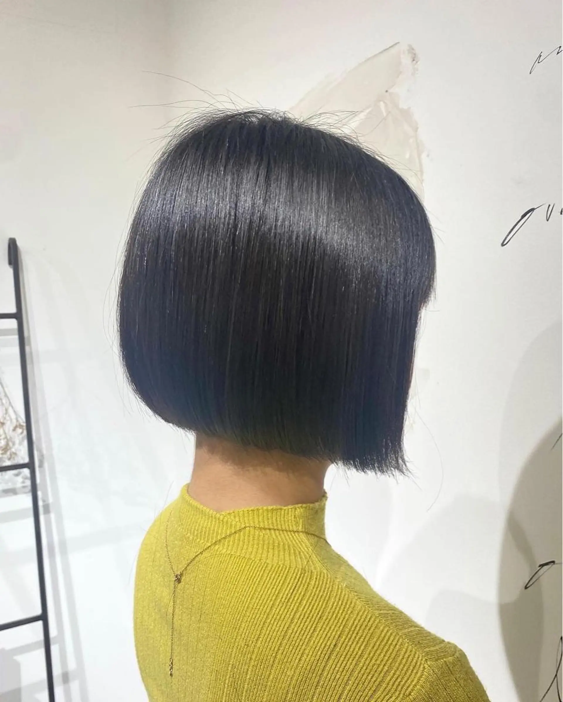 ショート カラー ボブ カット 縮毛矯正 トリートメント 鳴海 稜真のヘアスタイル