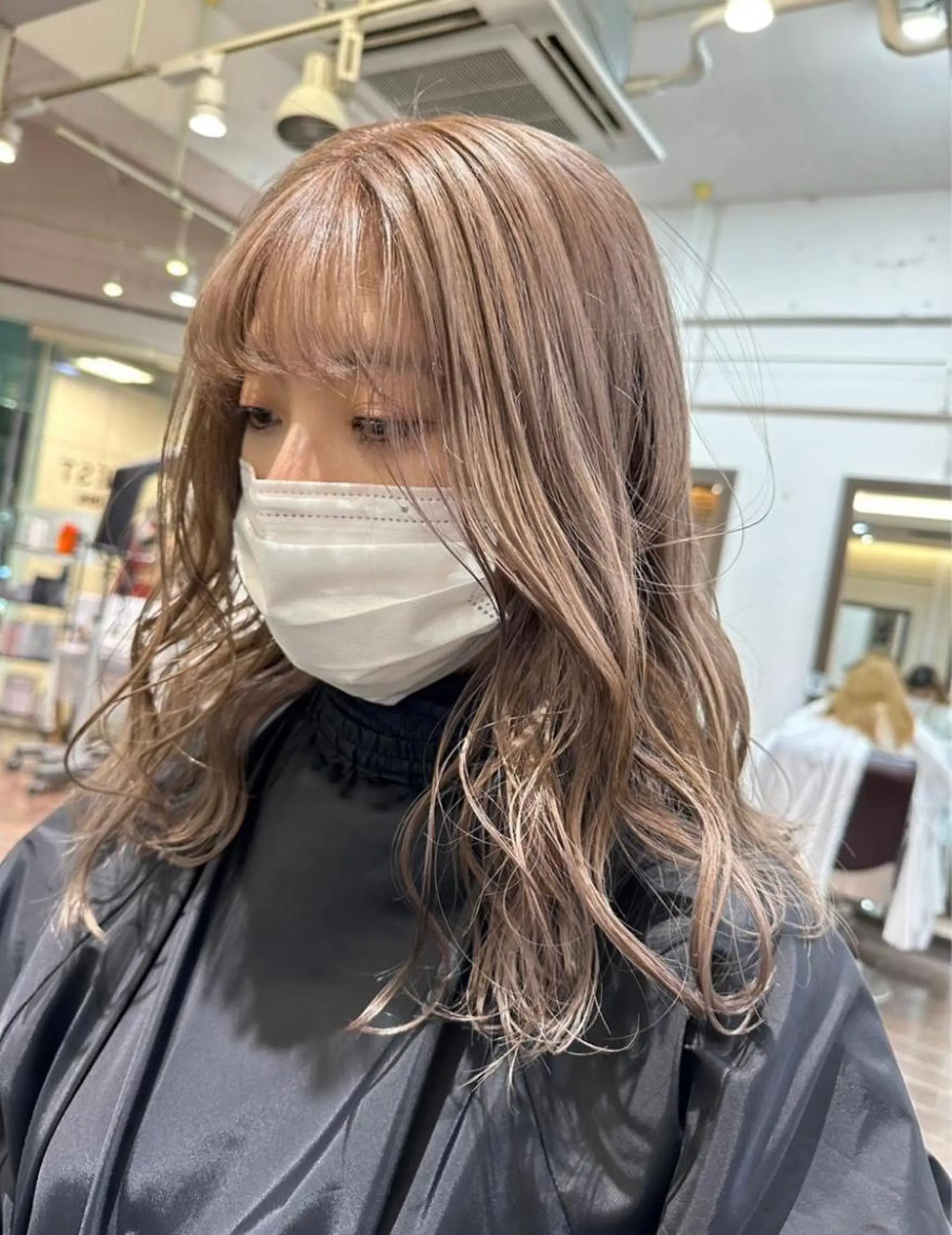 セミロング カラー セミロングパーマ ベージュカラー 黒髪 ブリーチ ブルーカラー 似合わせカット パーマ/コトミ🐸のネイルデザイン