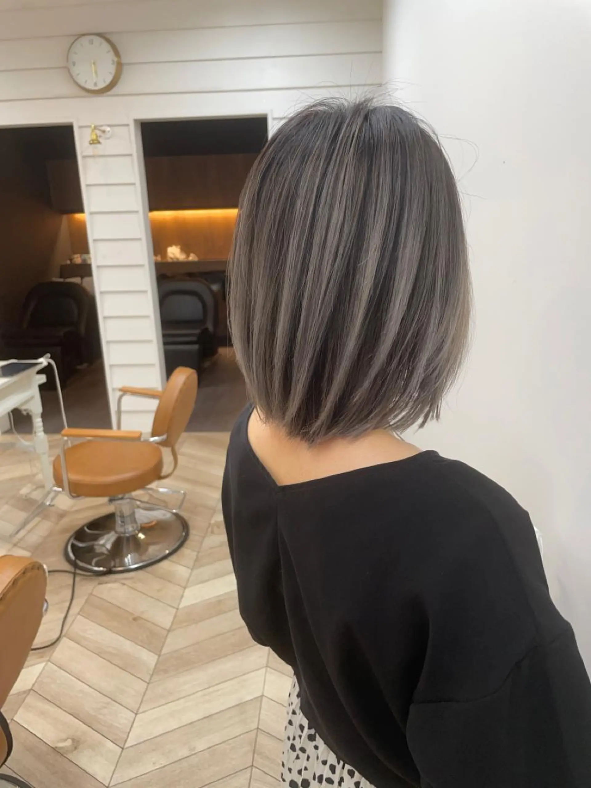 ミディアム レイヤーカット eL HAIR SALON なんば店所属・ブリーチカラー特化 /焼田貴明のヘアスタイル