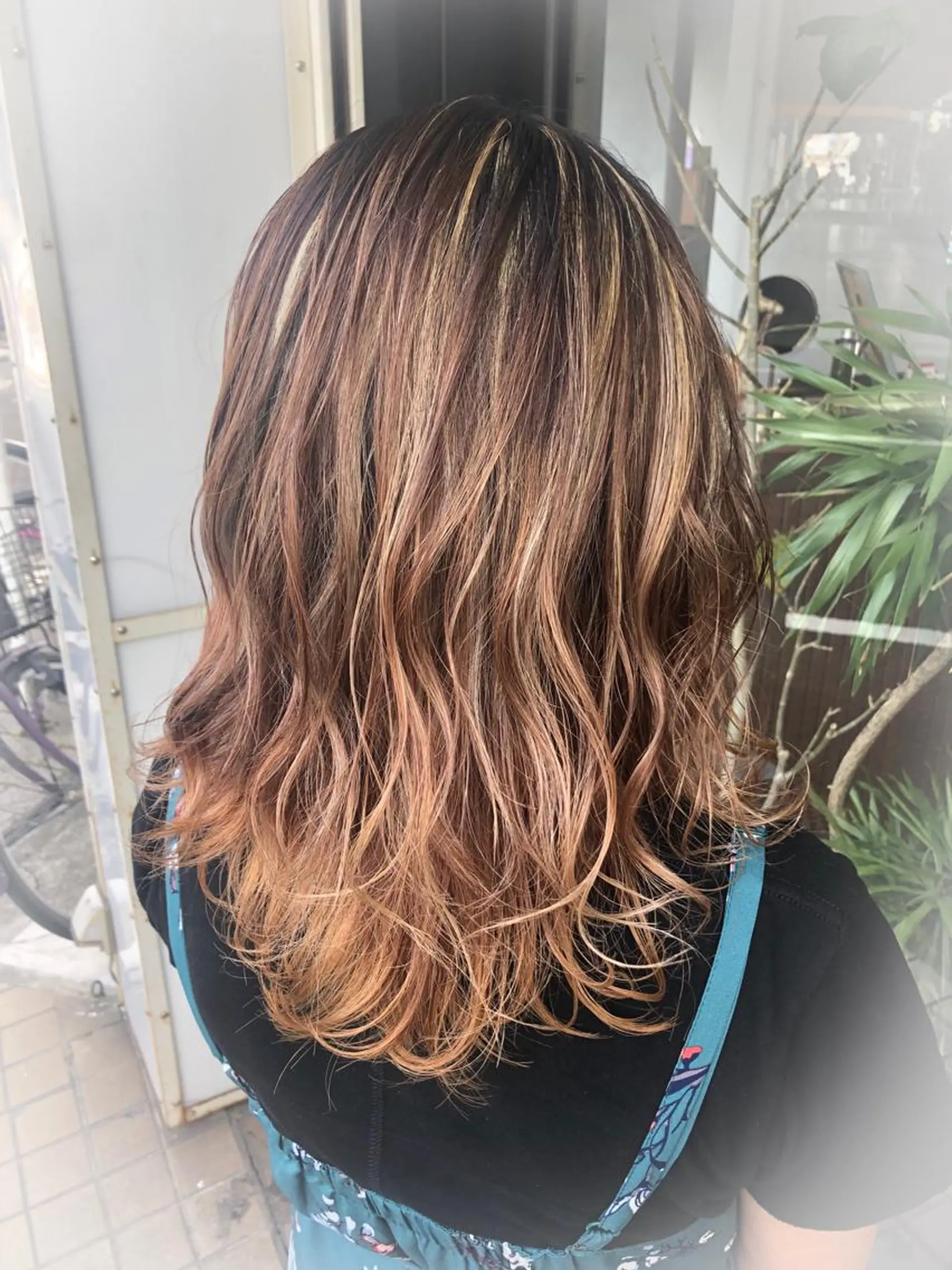 ミディアム ヘアカラー あらい なつみのヘアスタイル