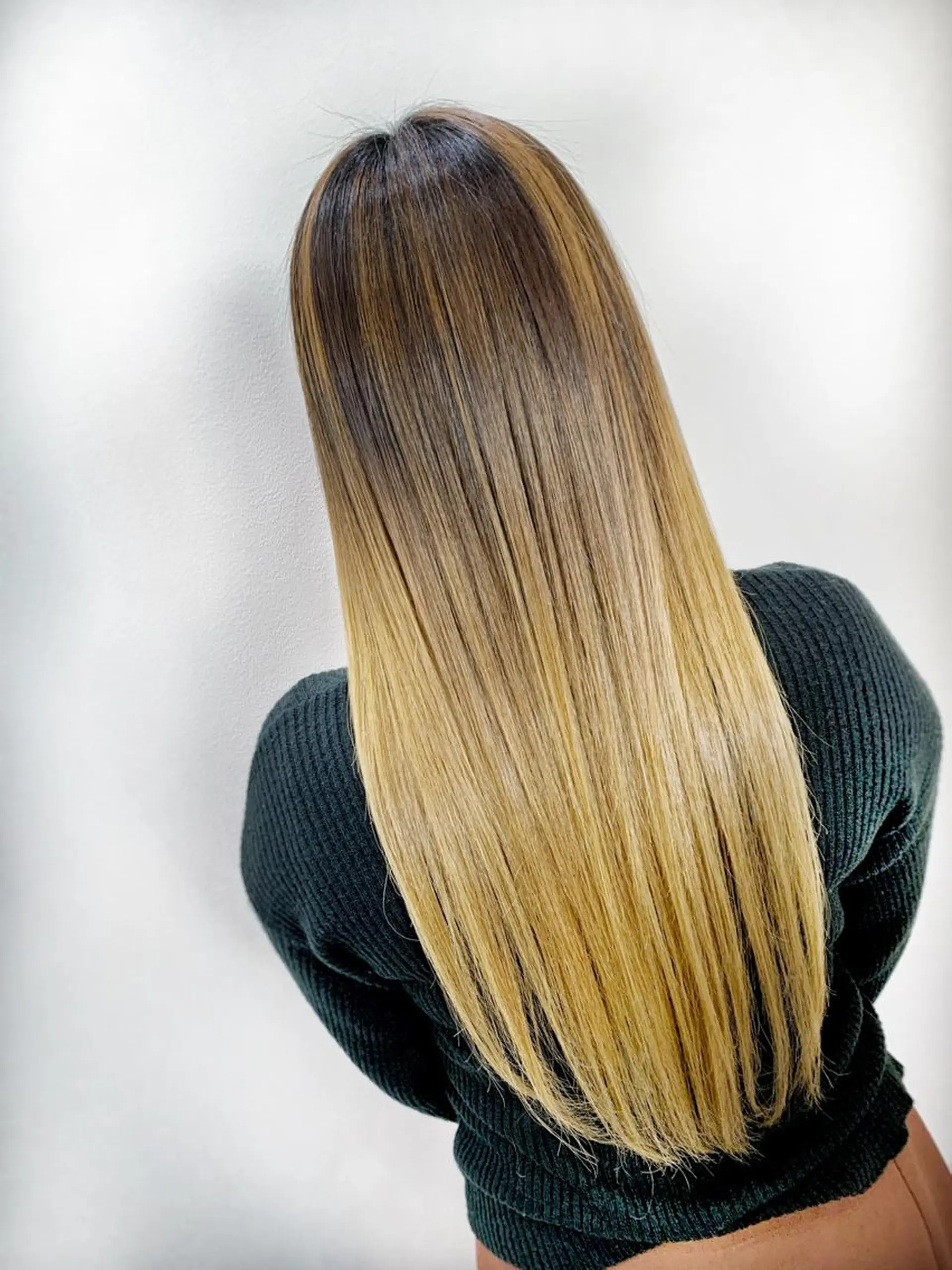 ロング カラー ブリーチ 髪質改善 トリートメント カット 縮毛矯正 トリートメント VIM hairおもろまち店のヘアスタイル