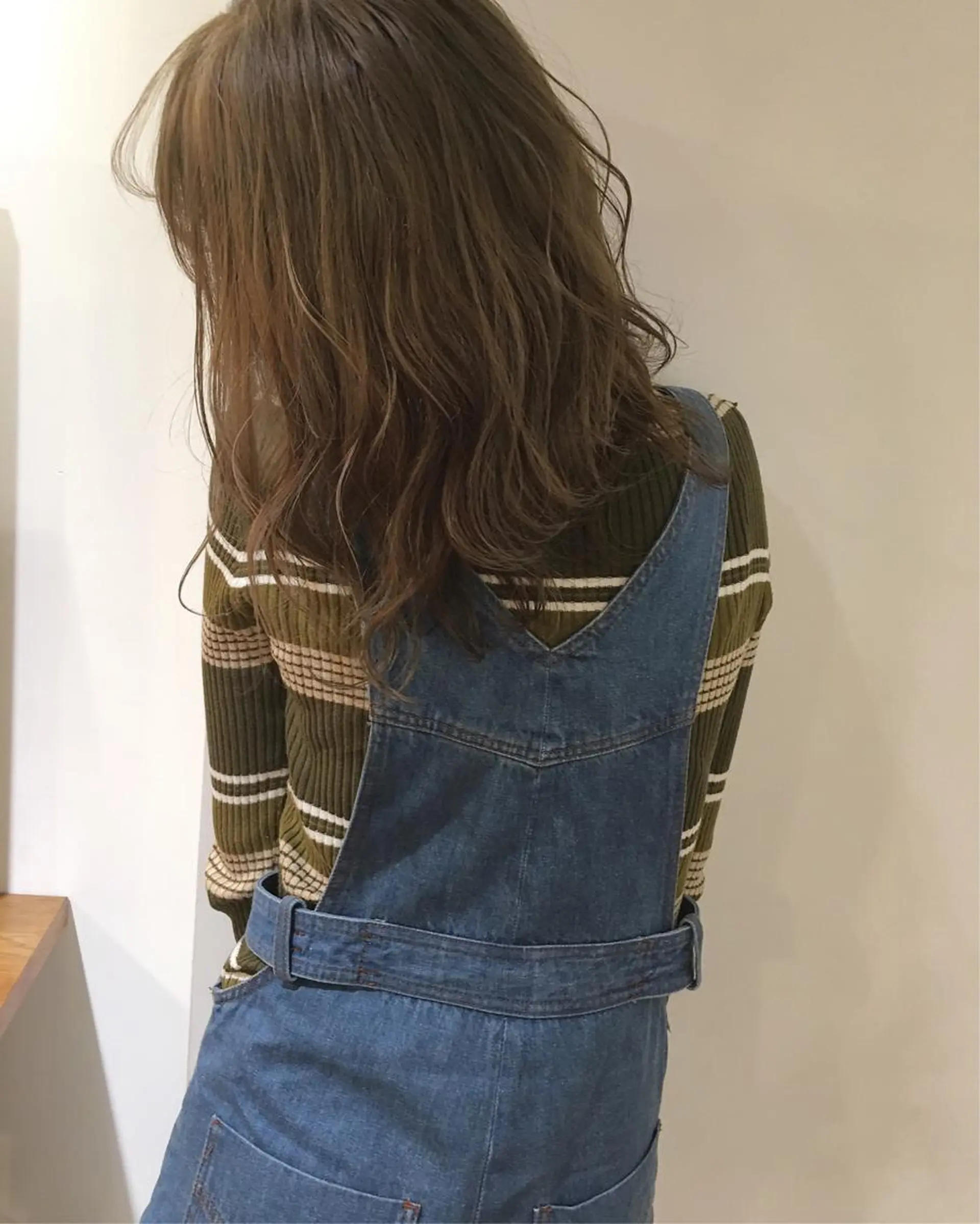 ミディアム カラー ブリーチ 🤍LOREN エリコ🌈のヘアスタイル