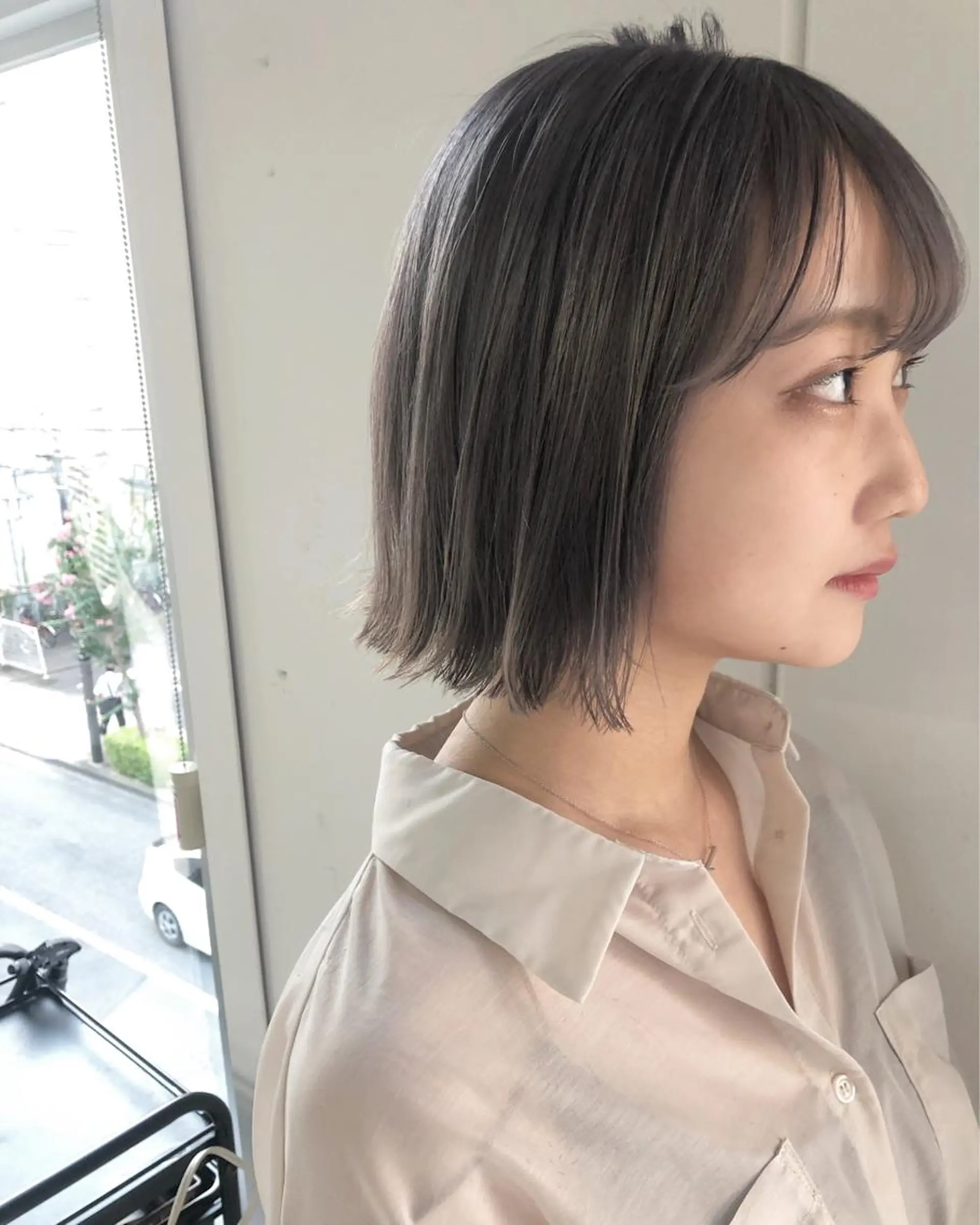 ショート カラー 切りっぱなしボブ 透明感カラー ダブルカラー ボブ カット ヘアカラー 石井 紫文のヘアスタイル