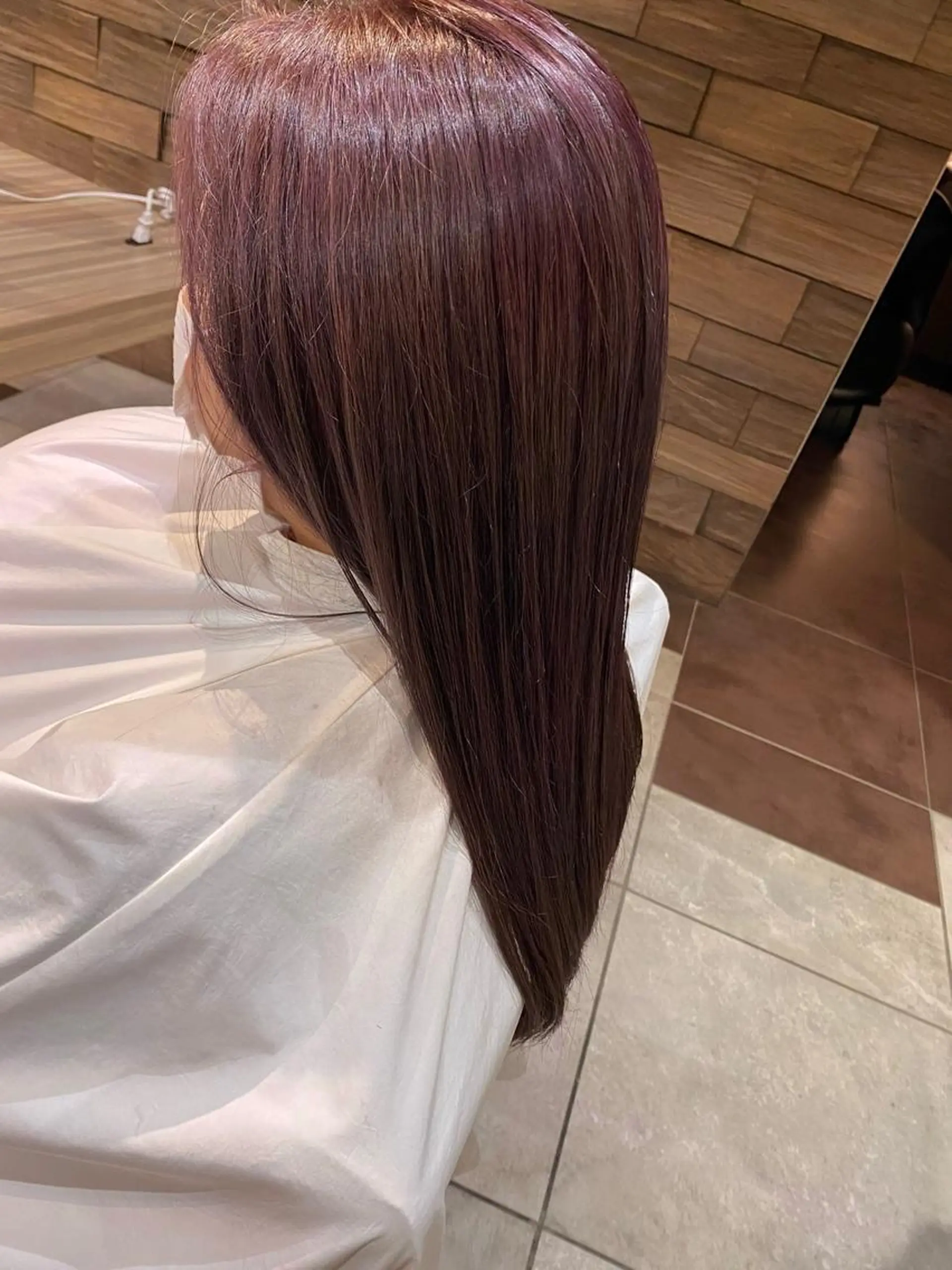 ロング カラー ブラウンカラー ピンクカラー ピンクブラウン カット ヘアカラー 川越 輝梨奈のヘアスタイル