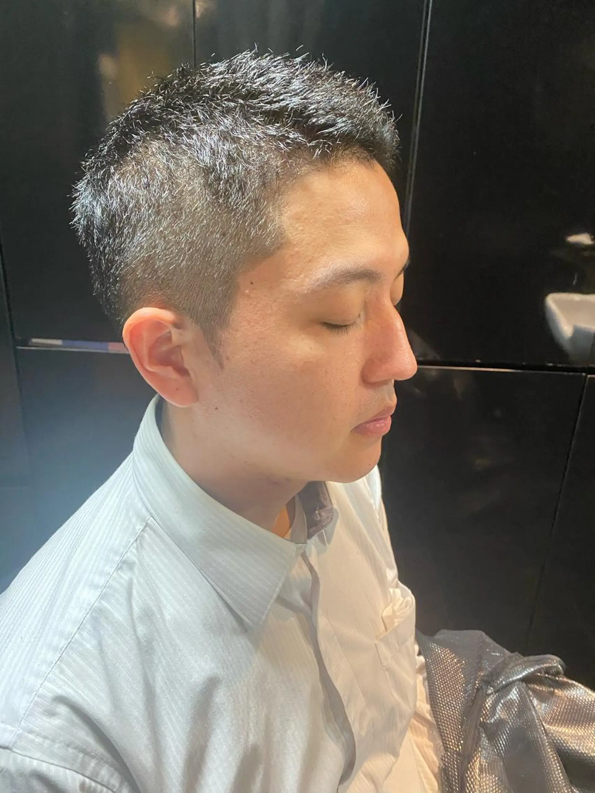 メンズ プレミアムバーバーヒロ銀座所属・成田 知佳のヘアスタイル