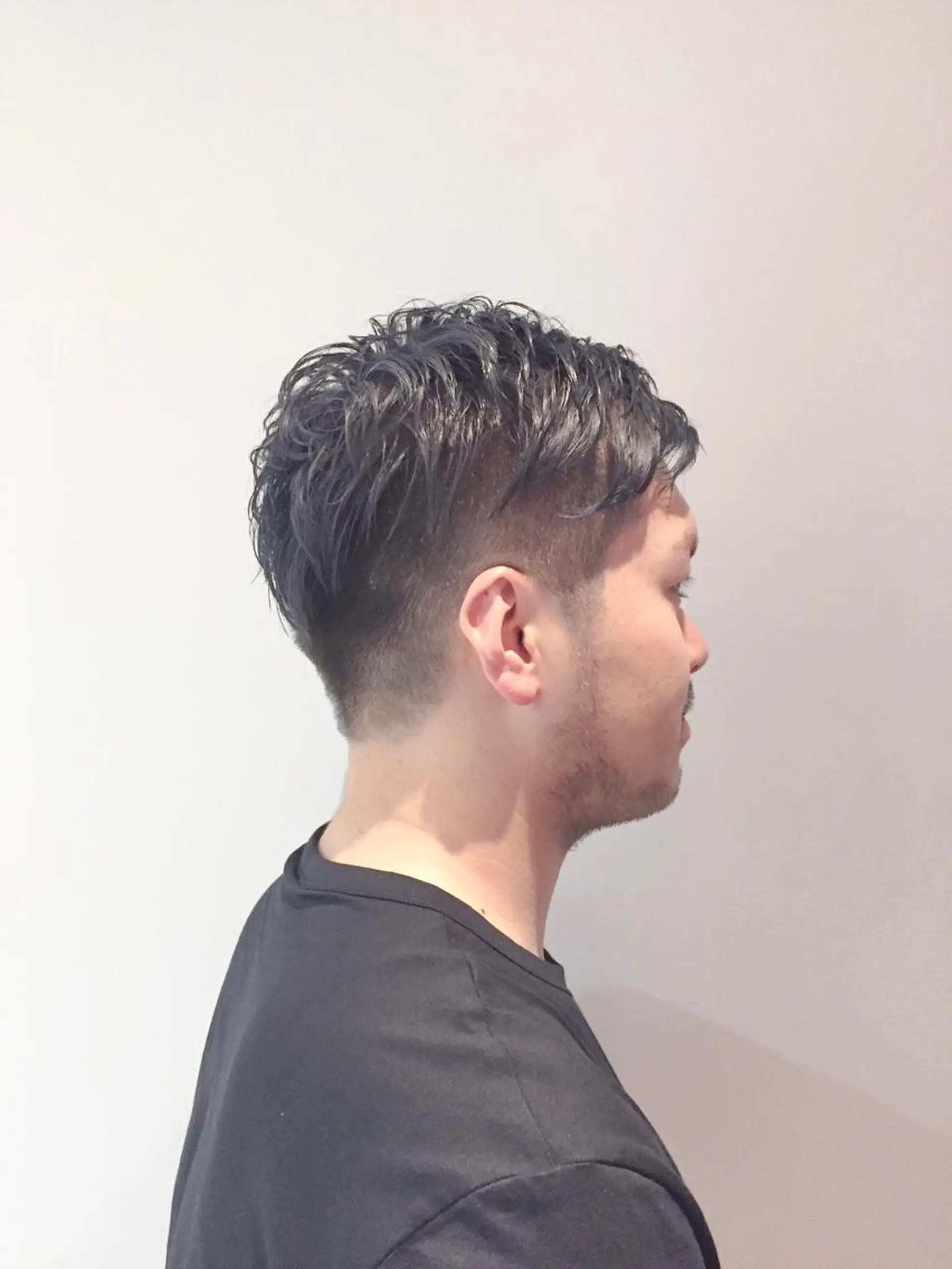 ショート カラー メンズ メンズブリーチ アッシュ ブリーチ un所属・un 溝の口 伊豆本のマツエク・マツパデザイン