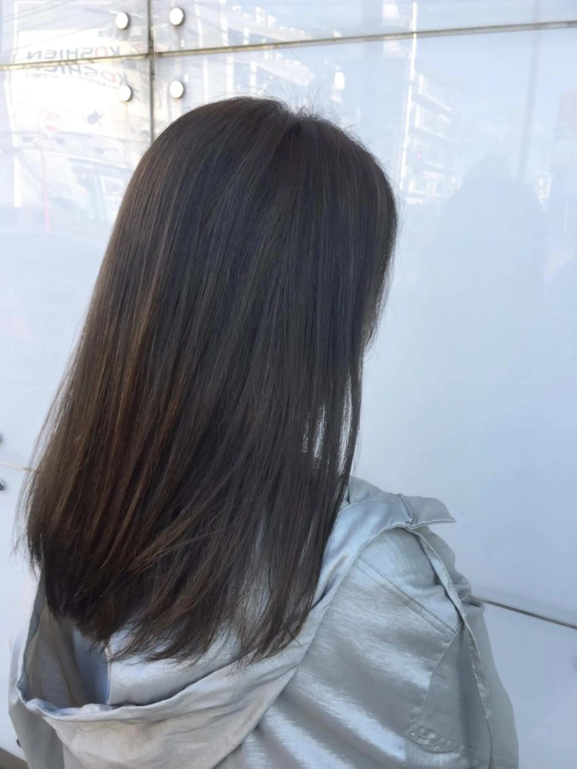 ロング カラー グレージュ 白髪女性専門店竹内 涼乃のヘアスタイル