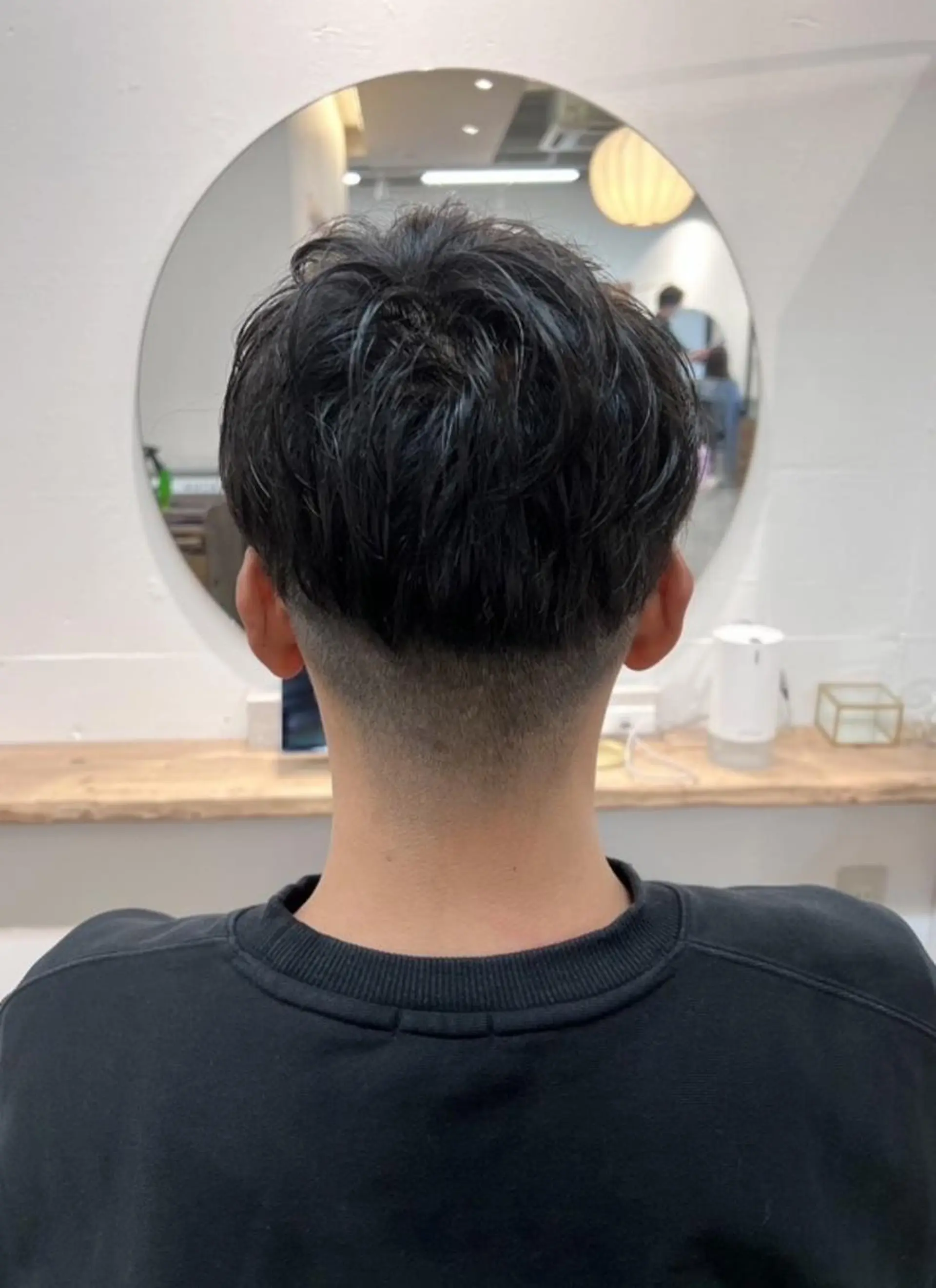 ショート カラー メンズ メンズパーマ 刈り上げ くせ毛 Hitomi ヒトミの眉毛・アイブロウイメージ