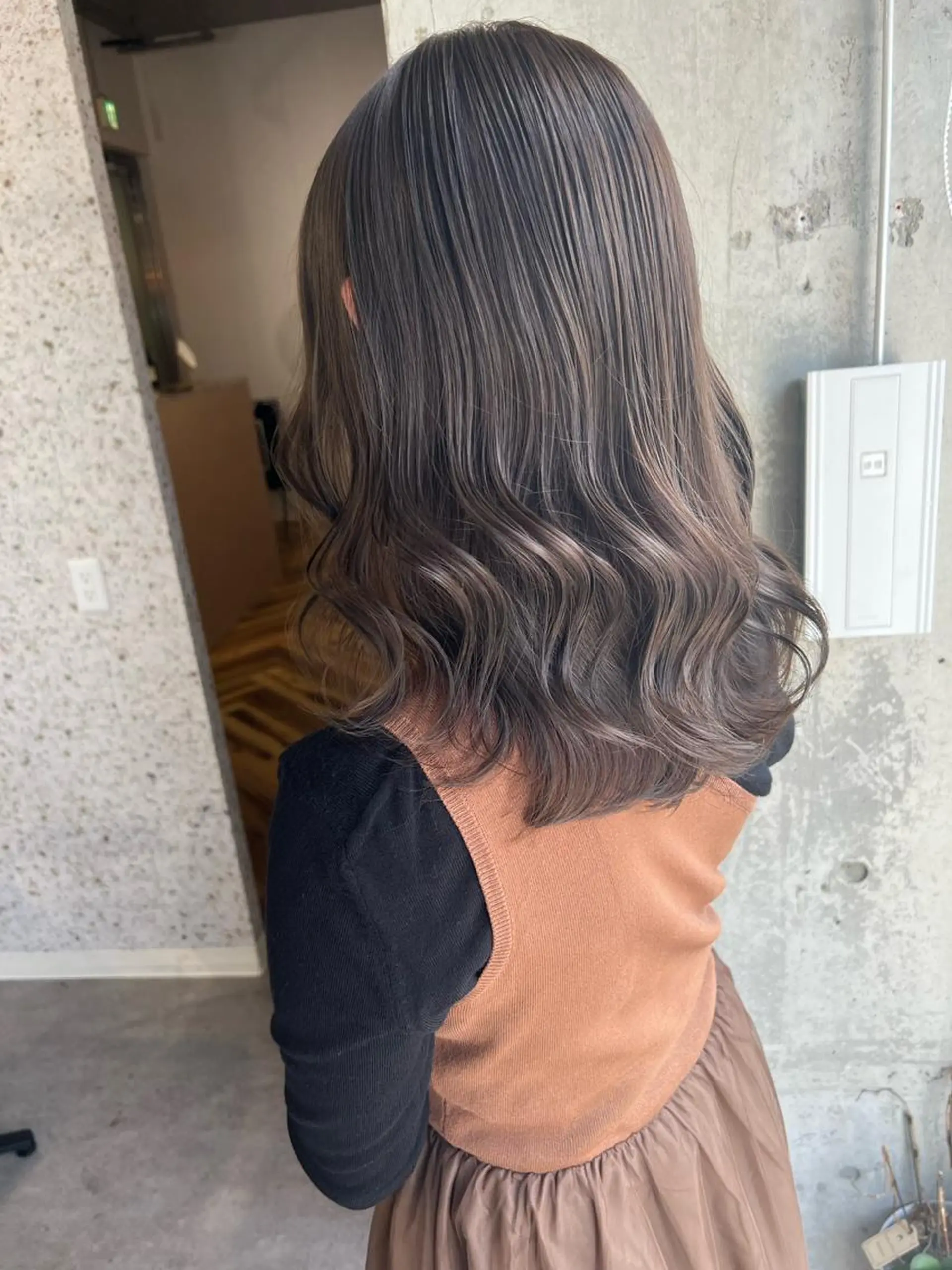 ミディアム カラー バレイヤージュ ブリーチ ケアブリーチ グレージュ ハイライトカラー カット ヘアカラー lani 天神大名/ブリーチのヘアスタイル