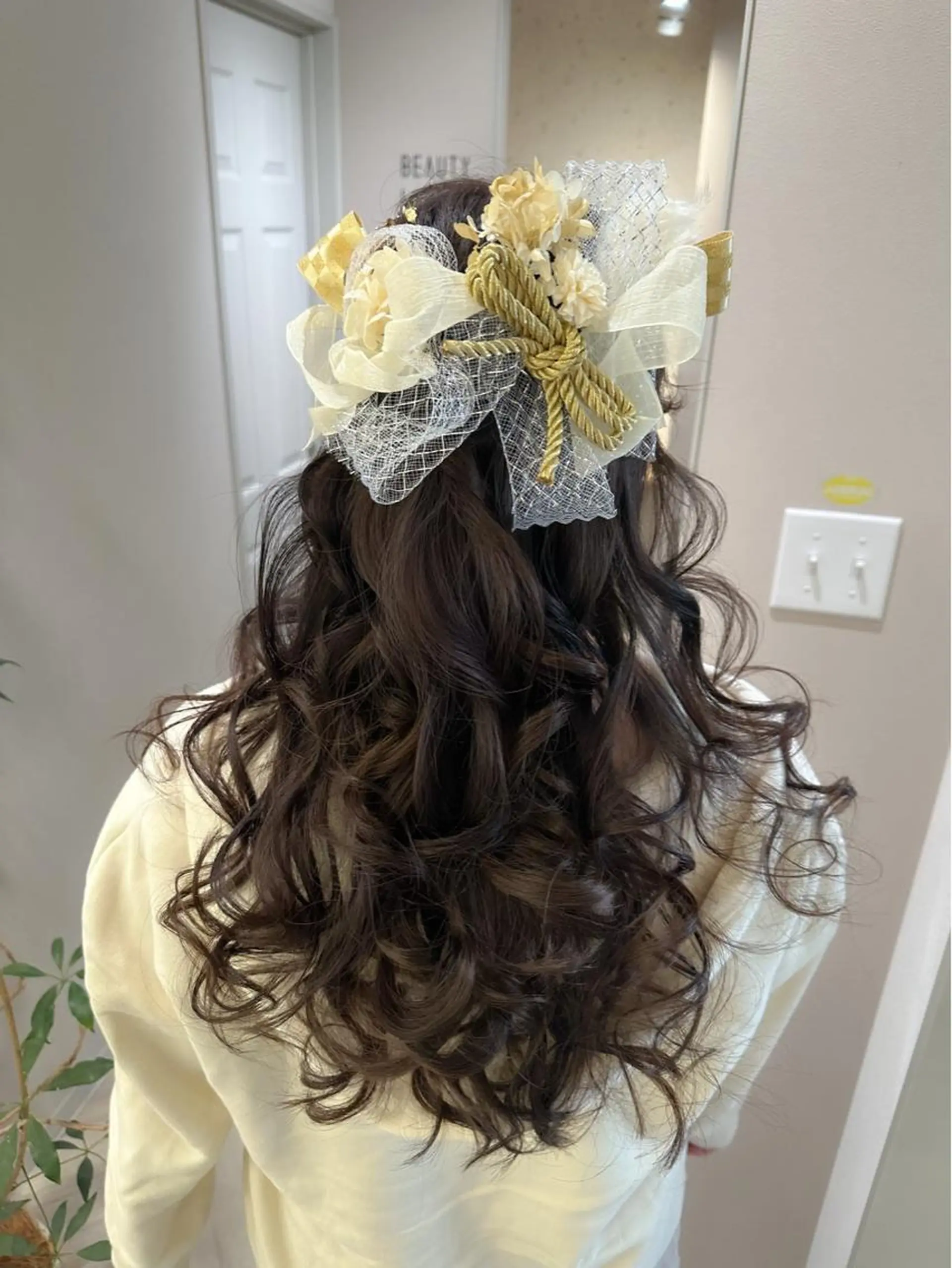 ロング ヘアアレンジ ハーフアップ 卒業式のヘアスタイル autre所属・大久保 ひでなりのヘアスタイル