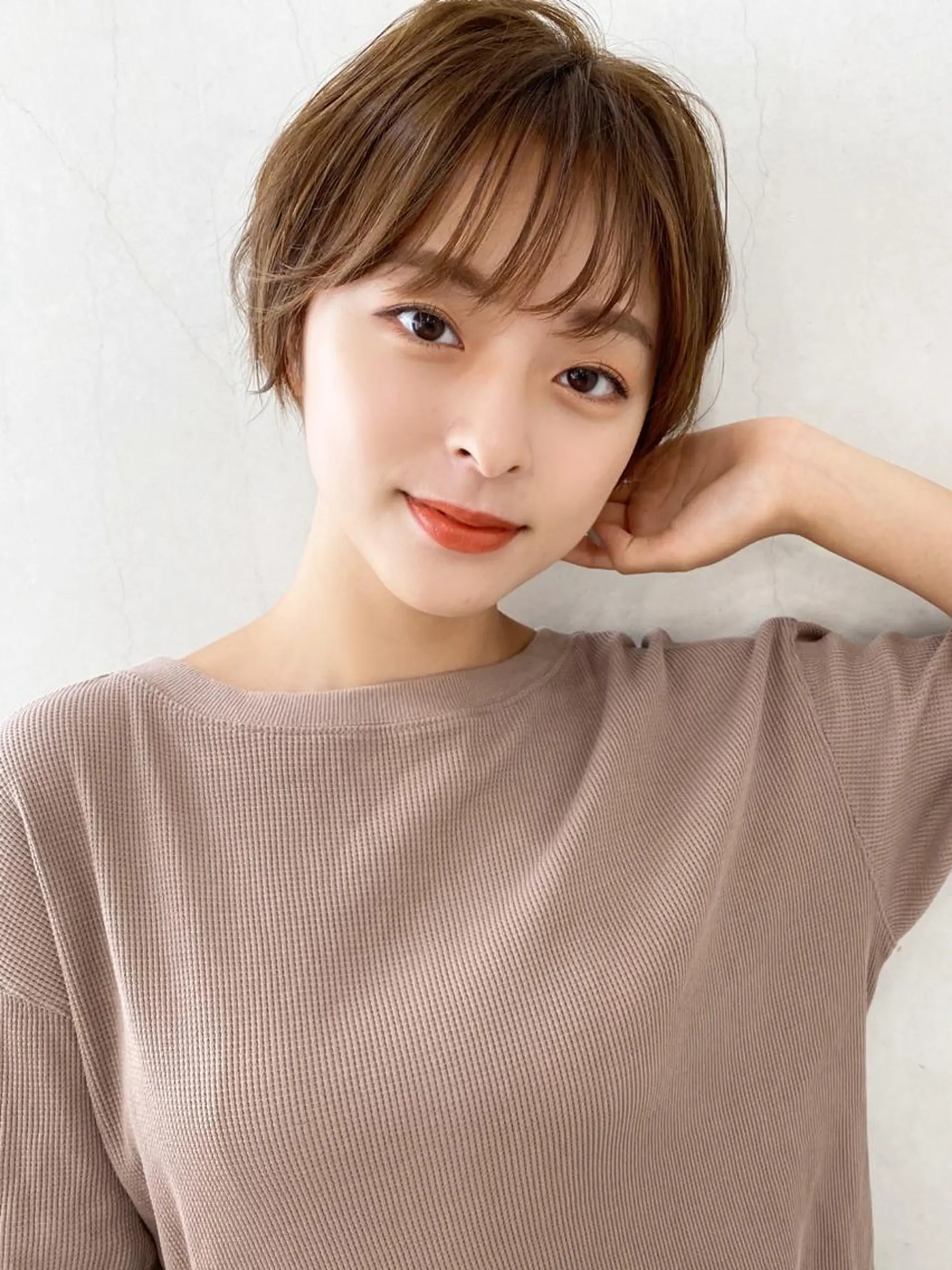 ショート 切りっぱなしボブ ショートボブ ボブ ハイライト シースルーバング 似合わせ/茅ヶ崎 スズキ タクマのヘアスタイル