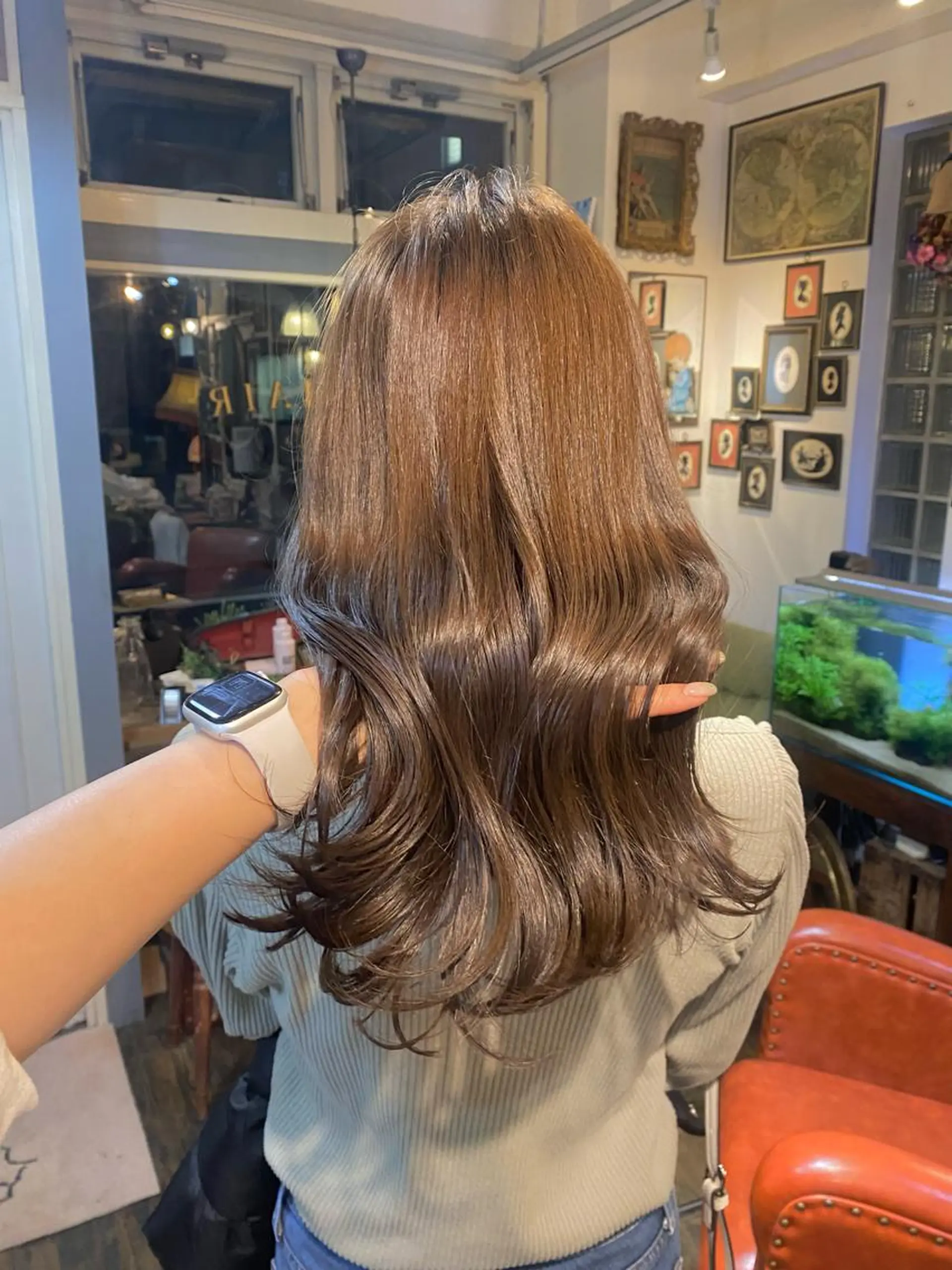 セミロング カラー ベージュカラー ブリーチ ブリーチなしカラー カット ヘアカラー トリートメント ヤスザトアヤノ ／レイヤー／オリーブのヘアスタイル