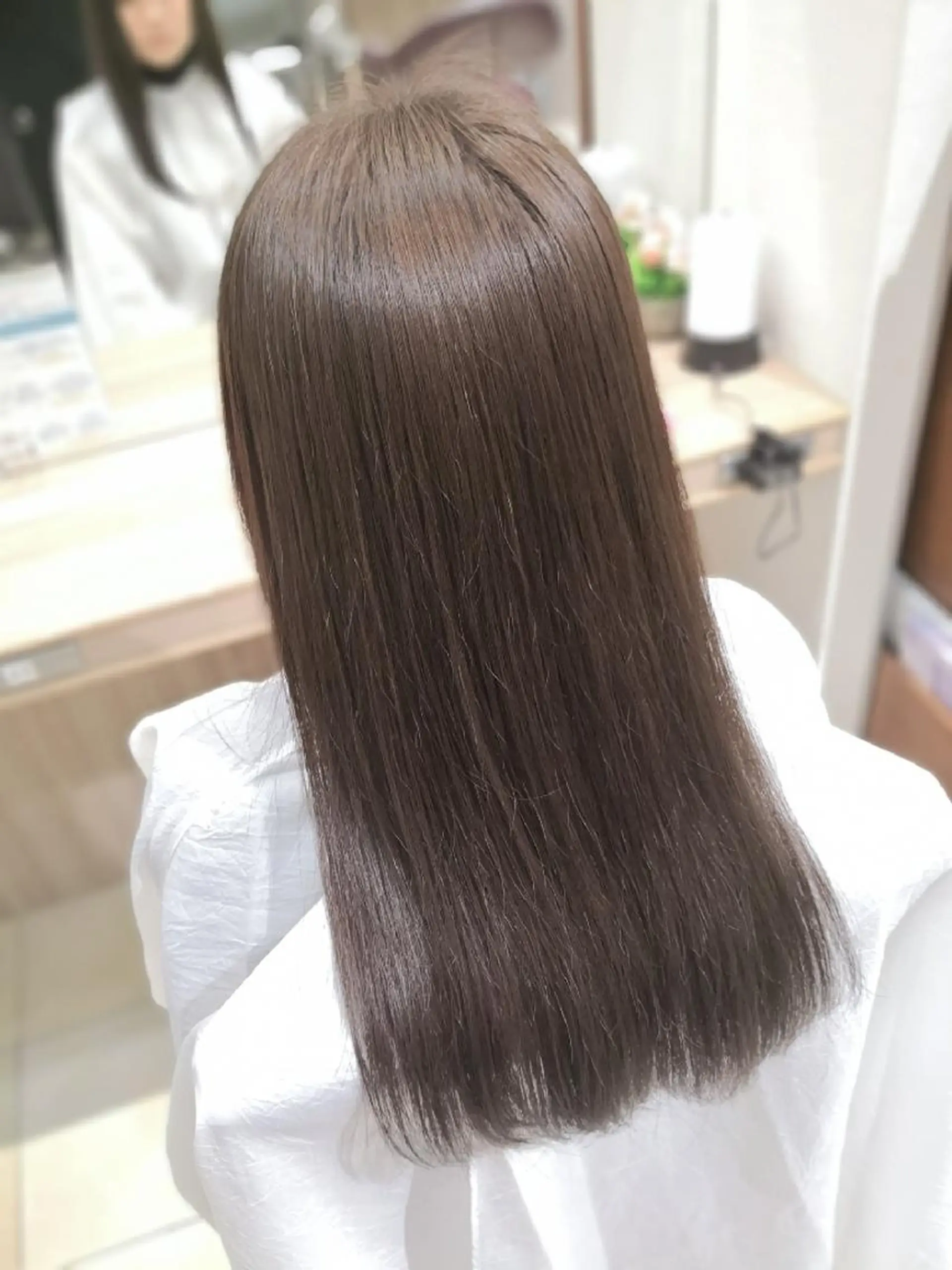 セミロング カラー ベージュカラー ブリーチ ヘアカラー 🩶ハイライトカラー 🩶ASH西葛西鈴木のヘアスタイル