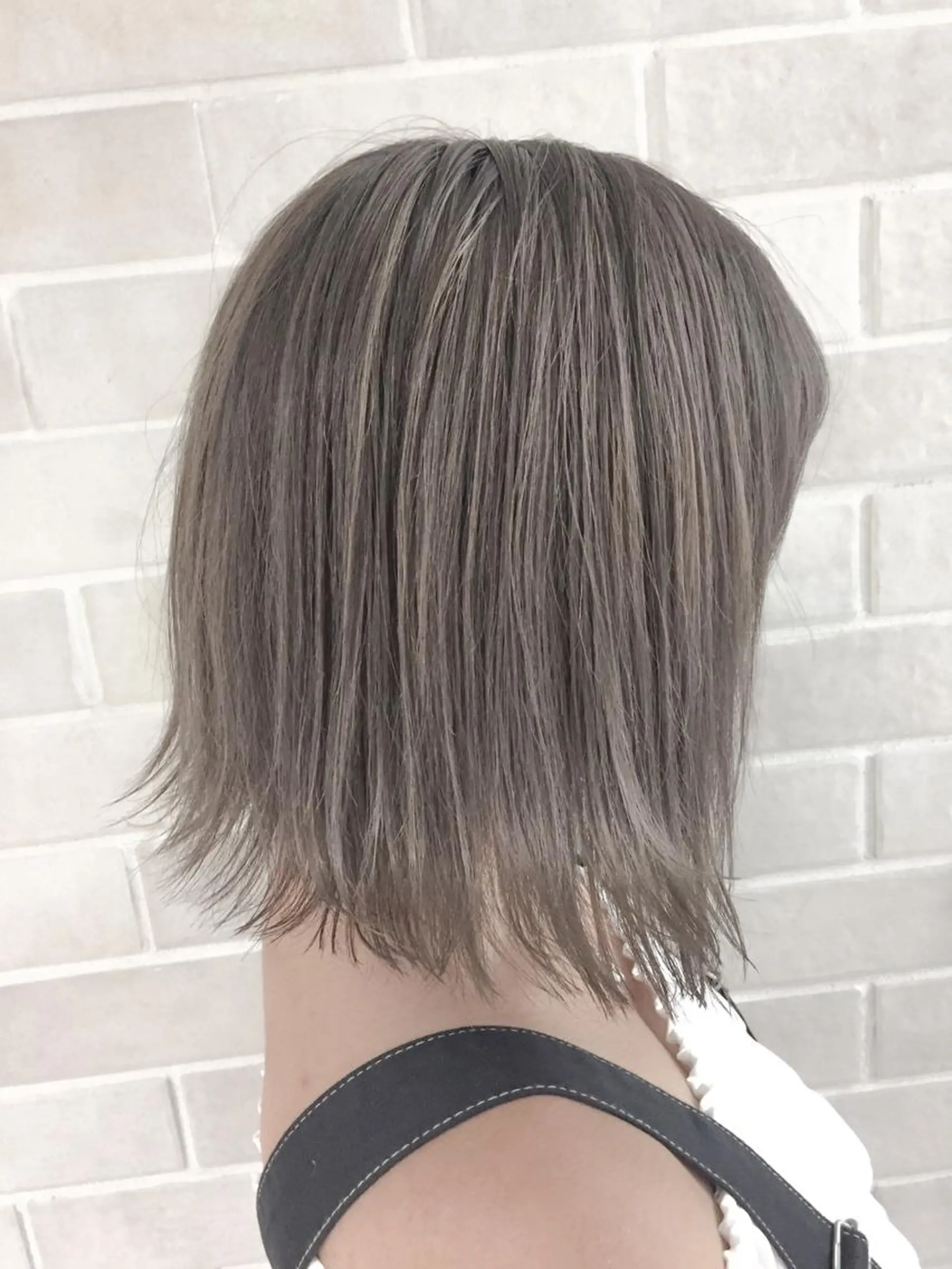 ミディアム カラー ブリーチ グレージュ ヘアカラー トリートメント 韓国系ダブルカラー✨ ハイライト専門✨春日のヘアスタイル