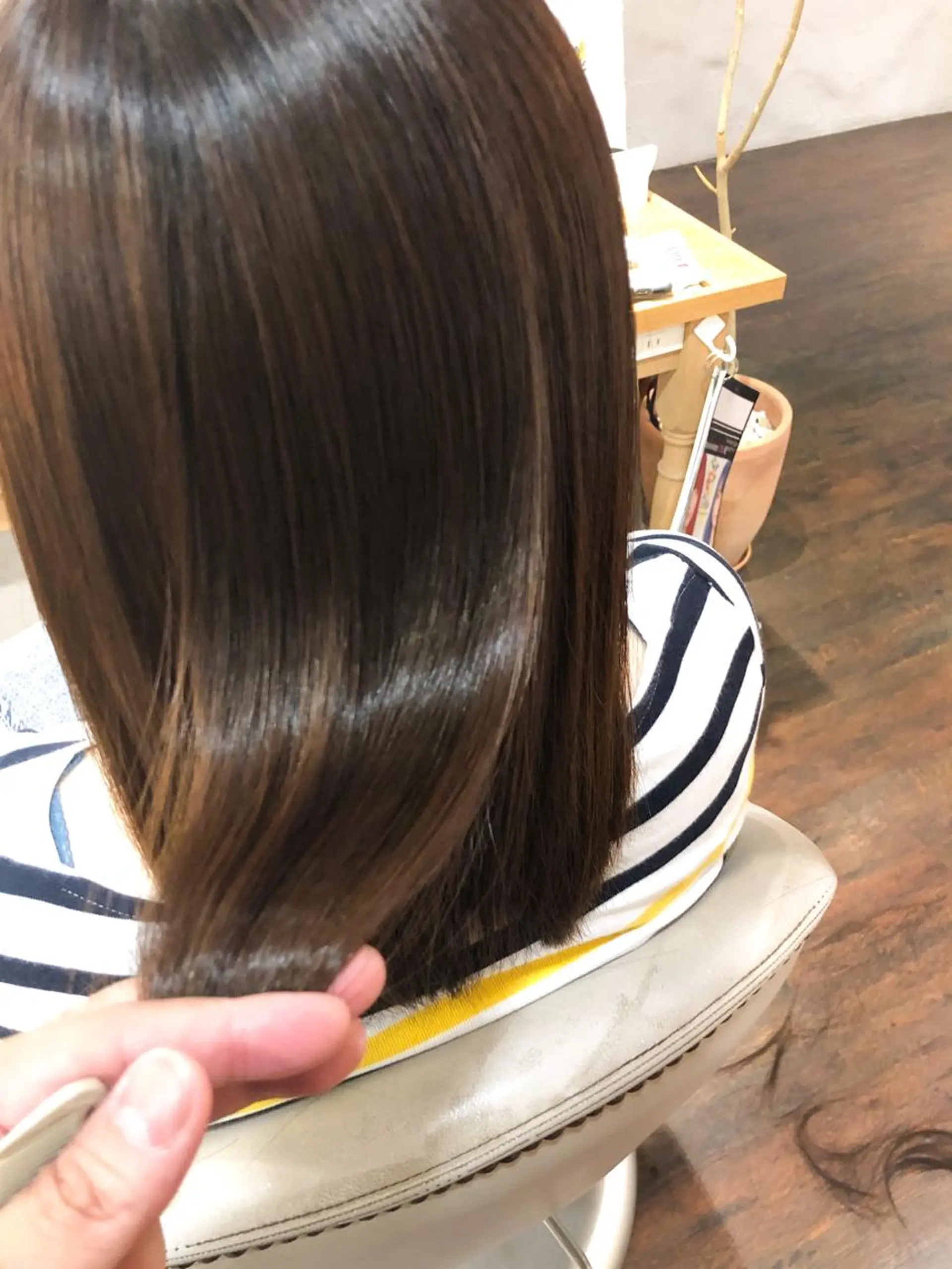 セミロング 髪質改善 カット 縮毛矯正 トリートメント 髪質改善 suzukiのヘアスタイル