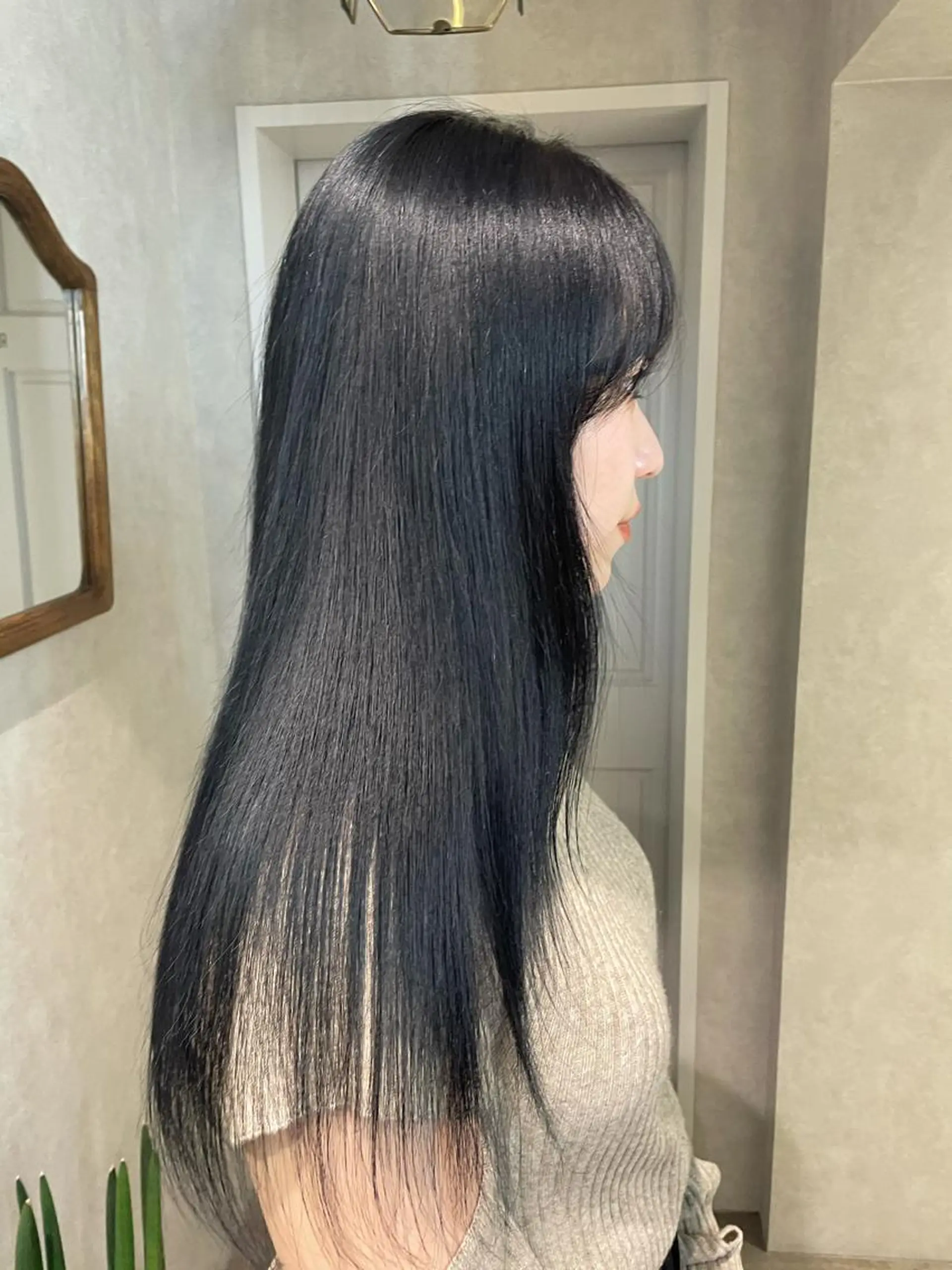 ロング カラー 黒髪 ネイビーカラー 髪質改善 トリートメント ヘアカラー トリートメント ナチュラル透明感🌱 小山美樹子のヘアスタイル