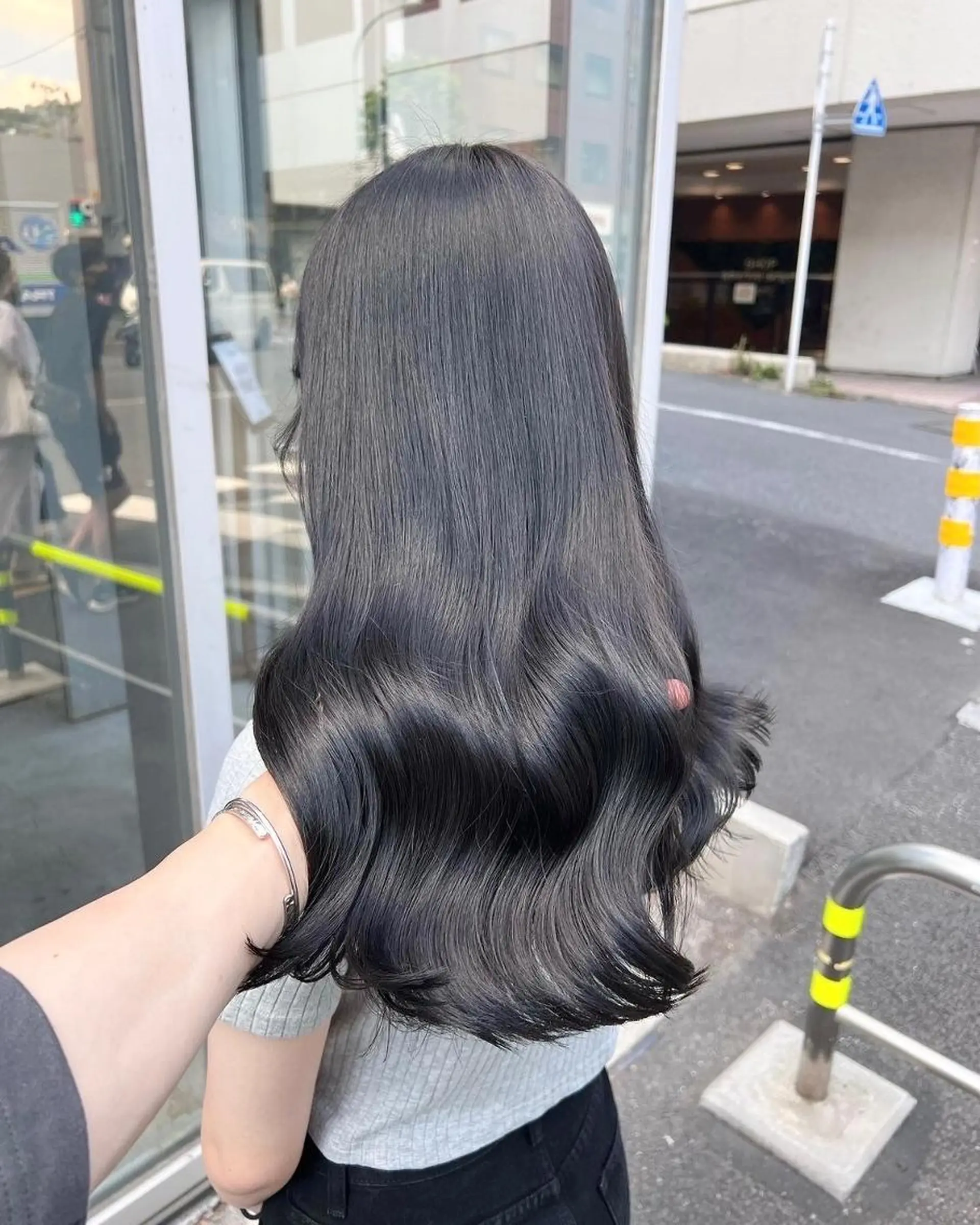 ロング カラー トリートメント ヘッドスパ ヘアセット 韓国暗髪🇰🇷レイ ヤー🤍THREEのヘアスタイル